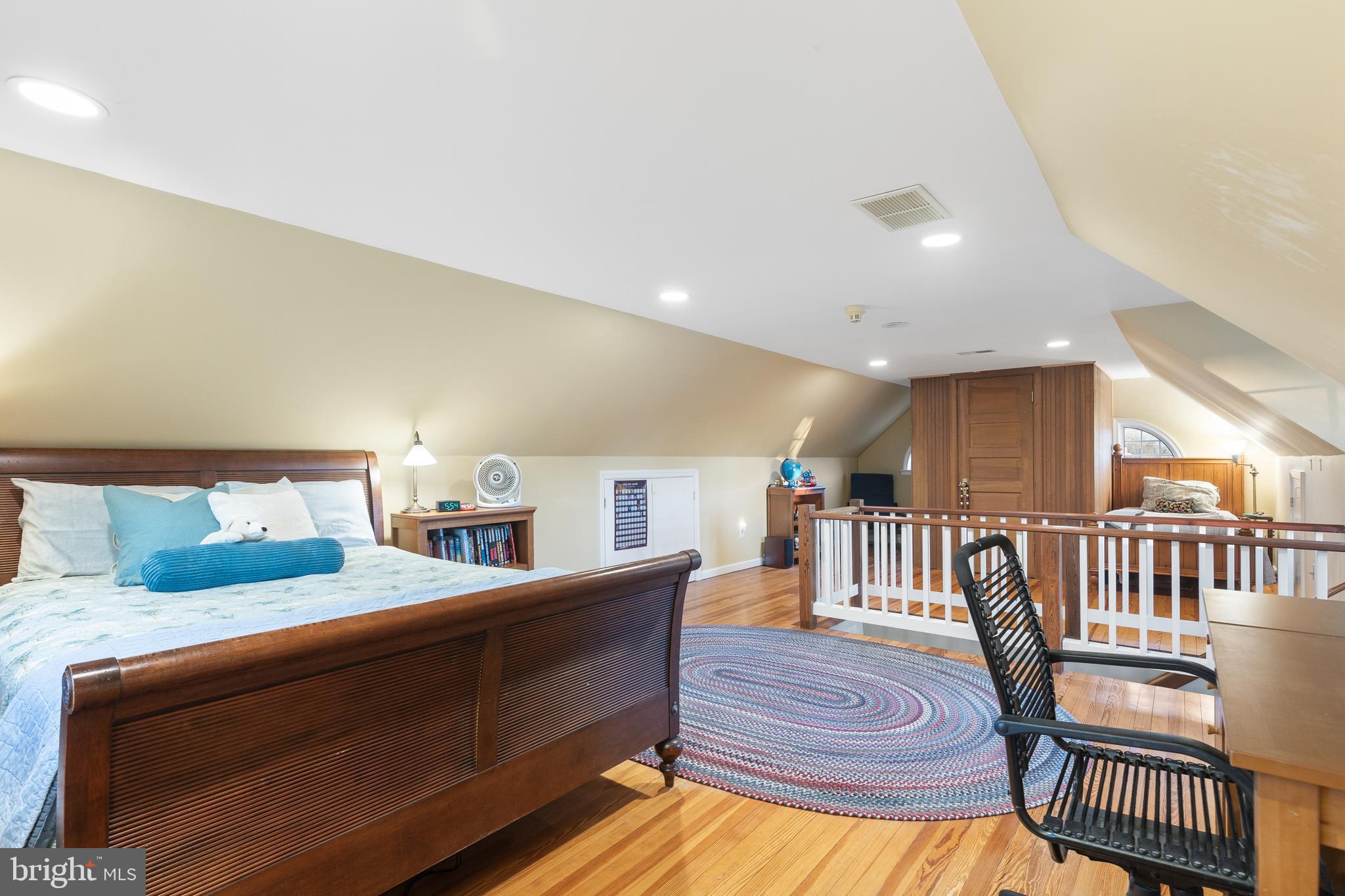 WOODSIDE PARK - Residential