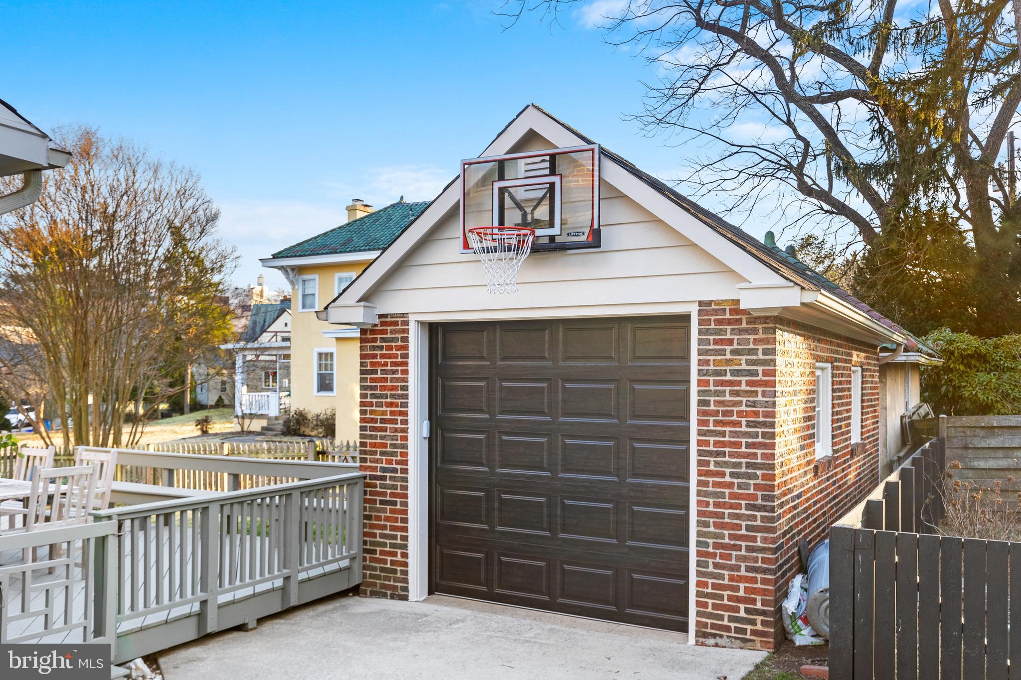 WOODSIDE PARK - Residential