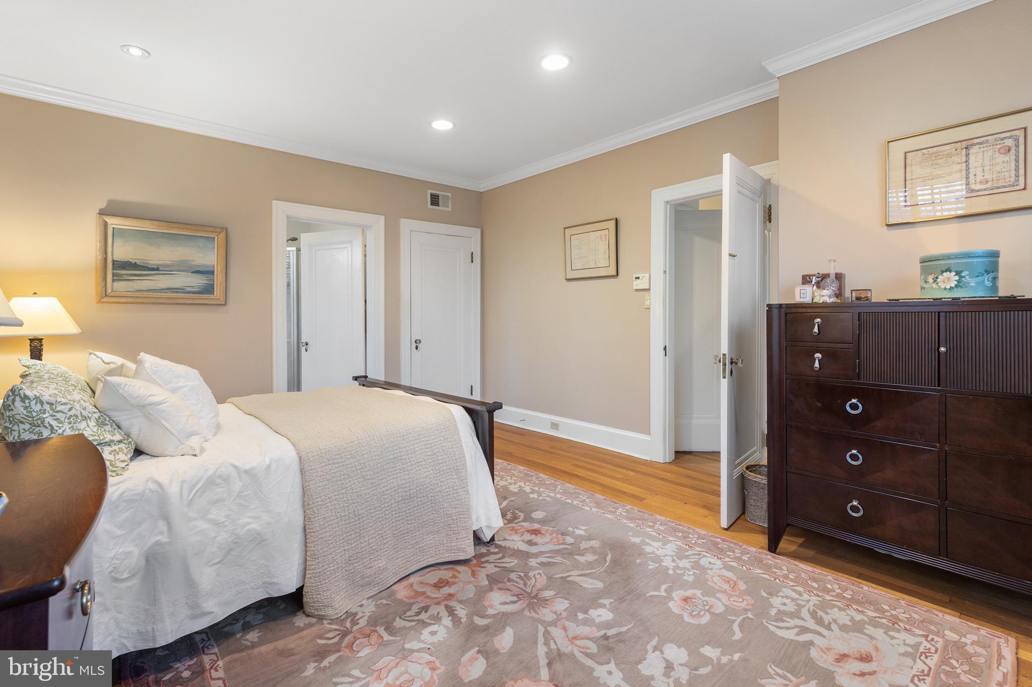 WOODSIDE PARK - Residential