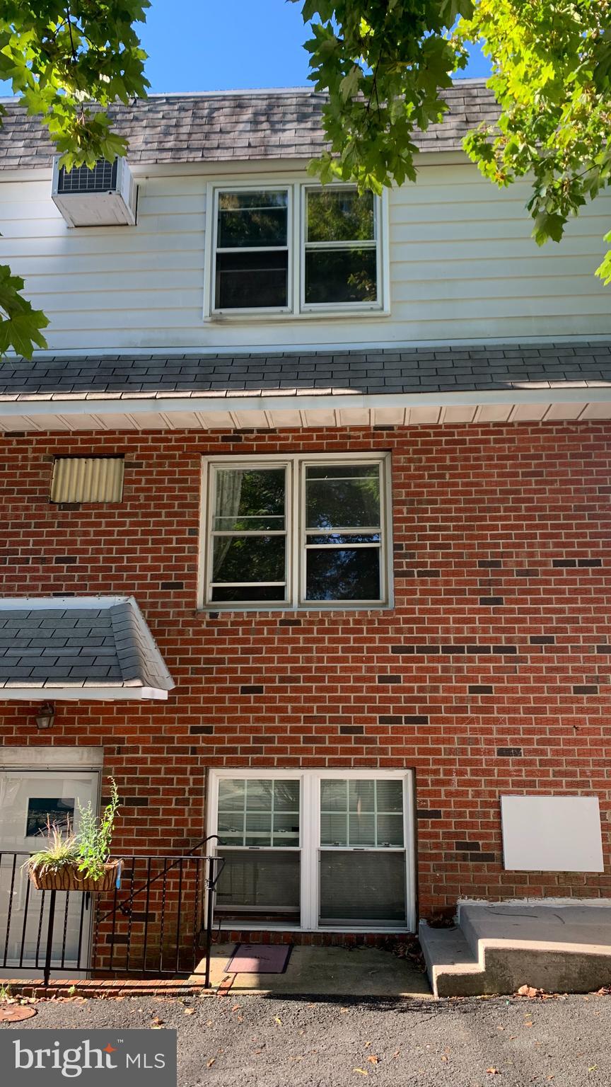 ROCKLEDGE - Residential Lease