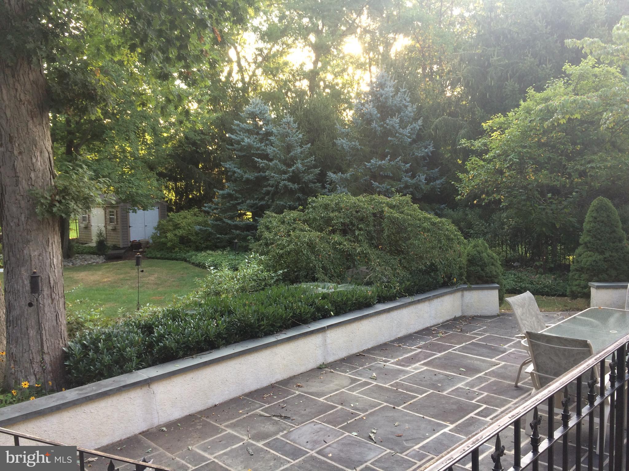 WELLESLEY HUNT - Residential