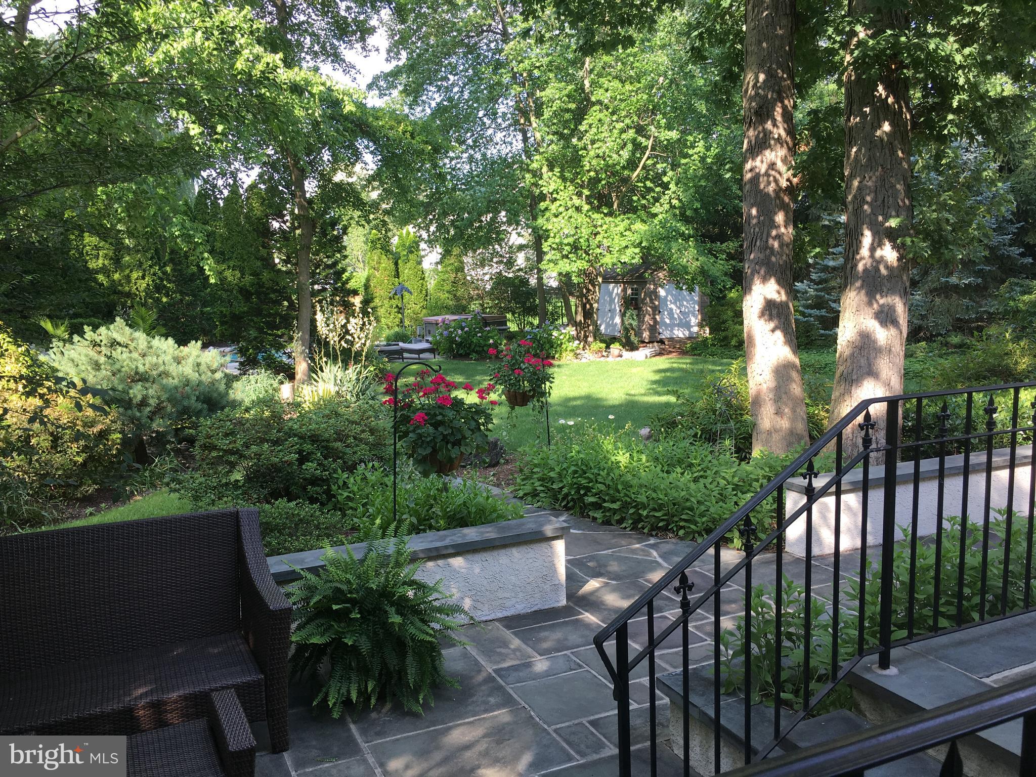 WELLESLEY HUNT - Residential