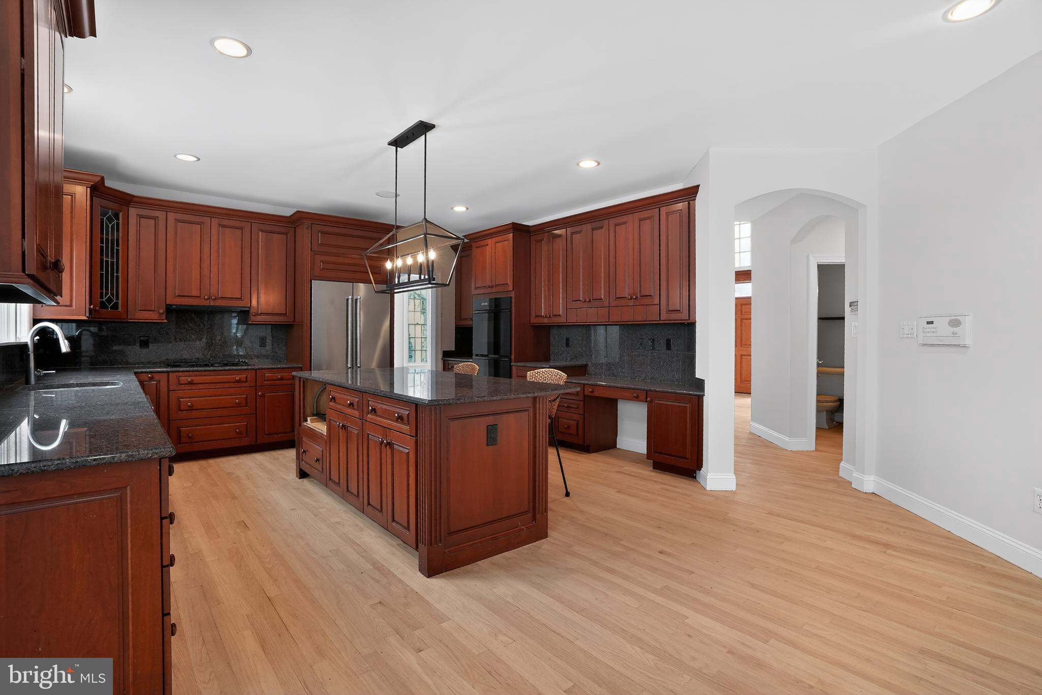 WELLESLEY HUNT - Residential