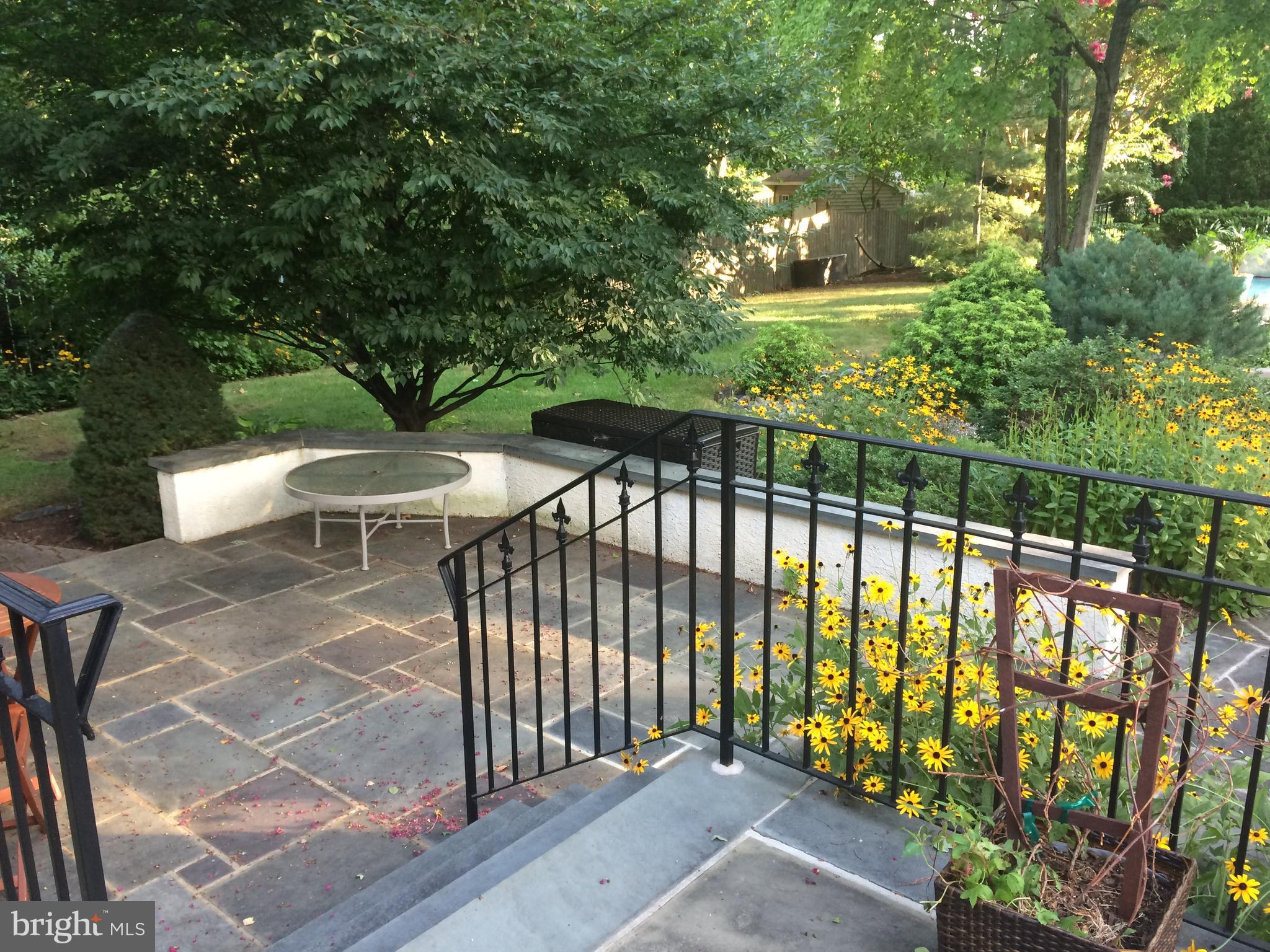 WELLESLEY HUNT - Residential