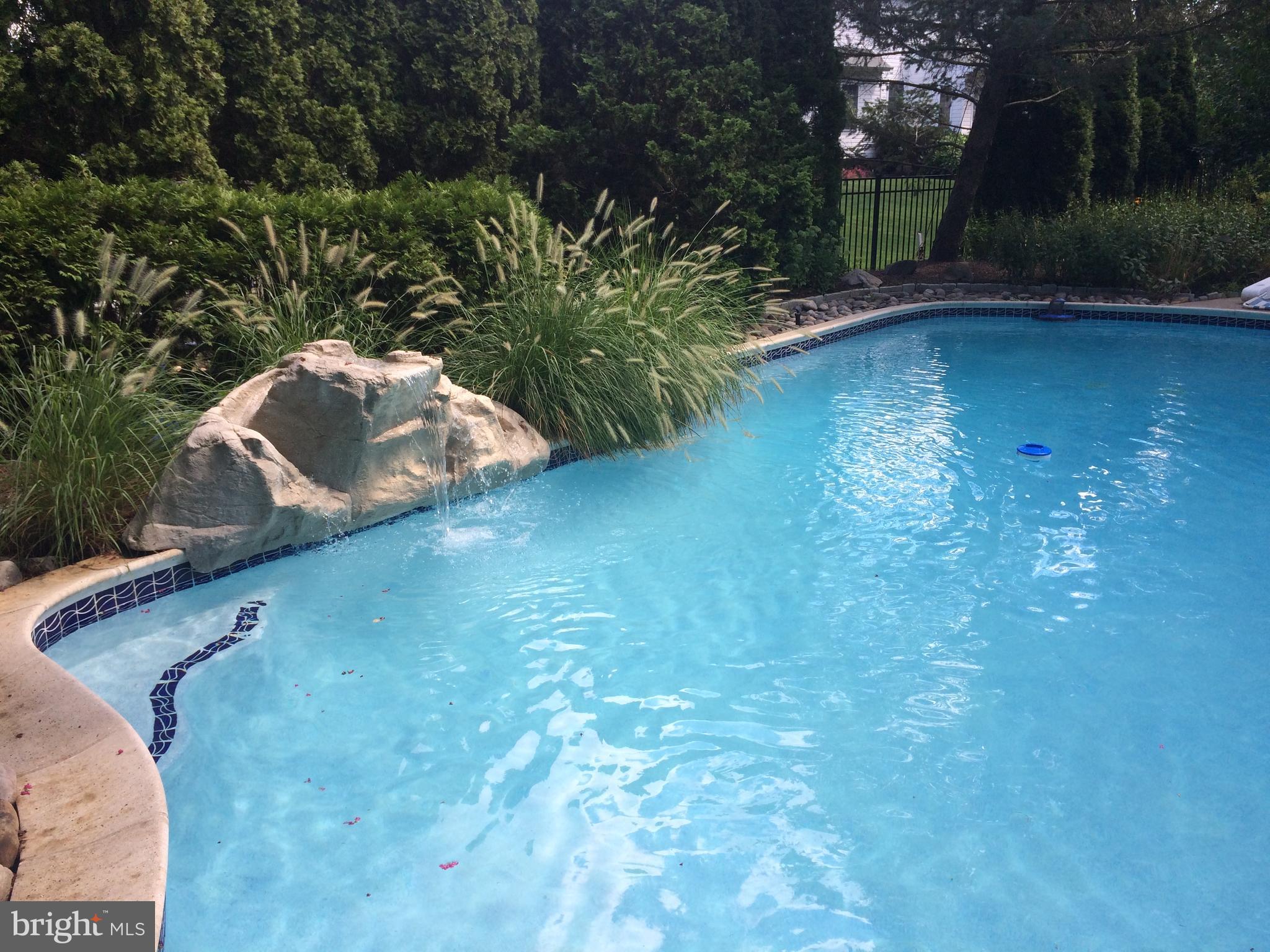 WELLESLEY HUNT - Residential