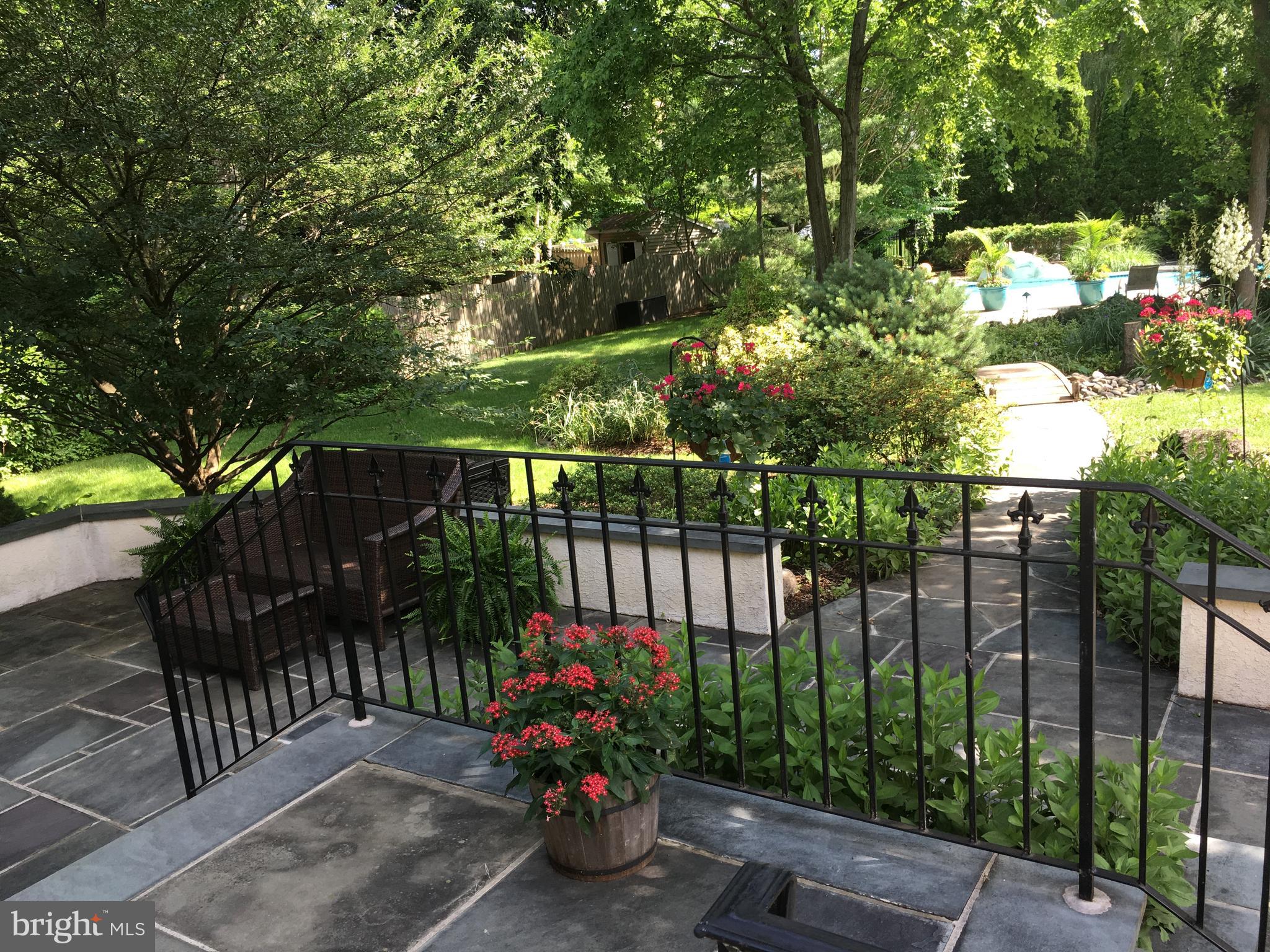 WELLESLEY HUNT - Residential