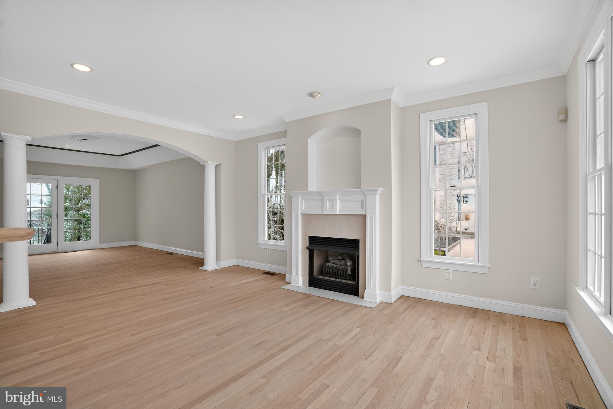 WELLESLEY HUNT - Residential