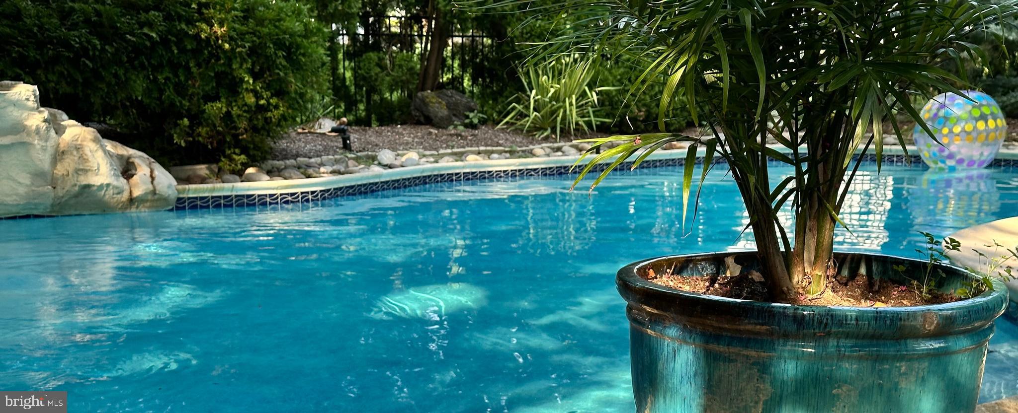 WELLESLEY HUNT - Residential