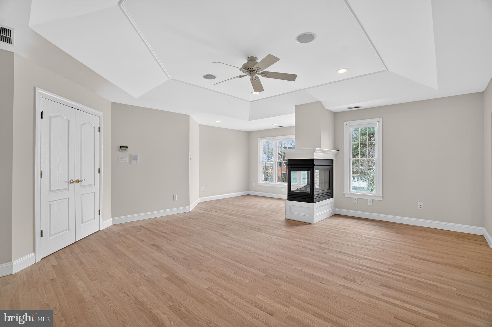 WELLESLEY HUNT - Residential