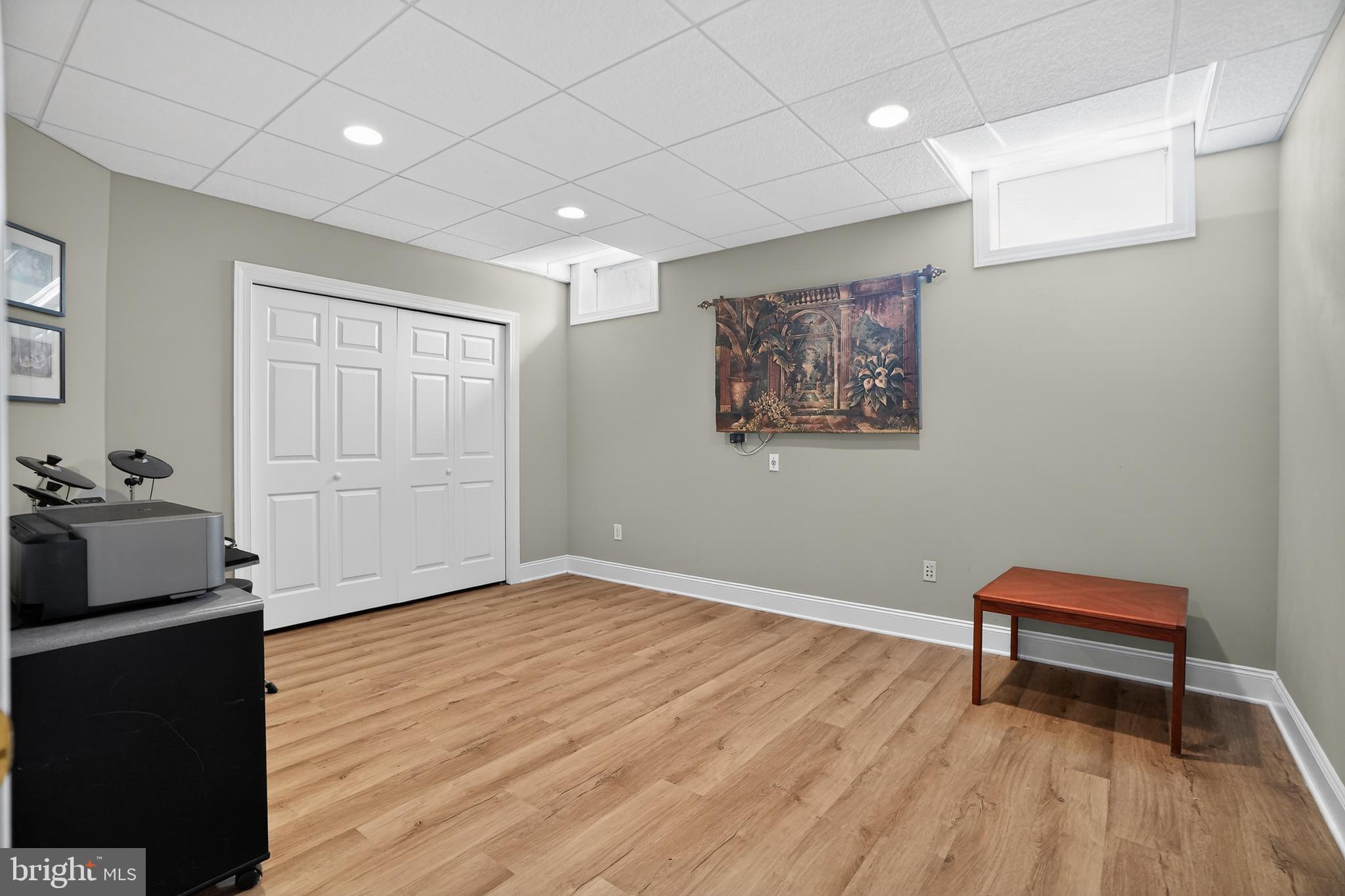 WELLESLEY HUNT - Residential