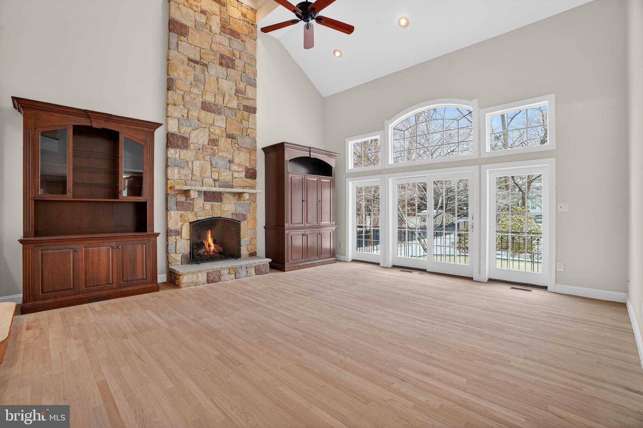 WELLESLEY HUNT - Residential