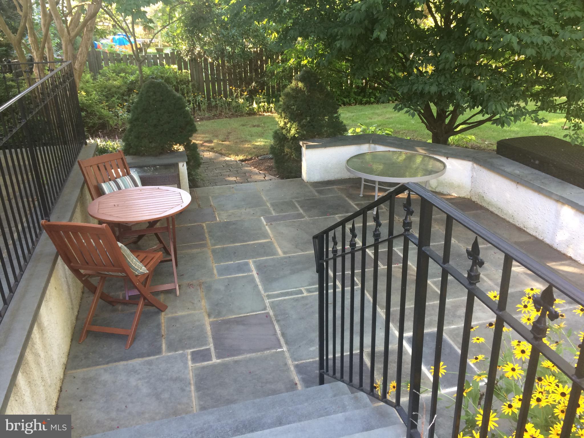 WELLESLEY HUNT - Residential