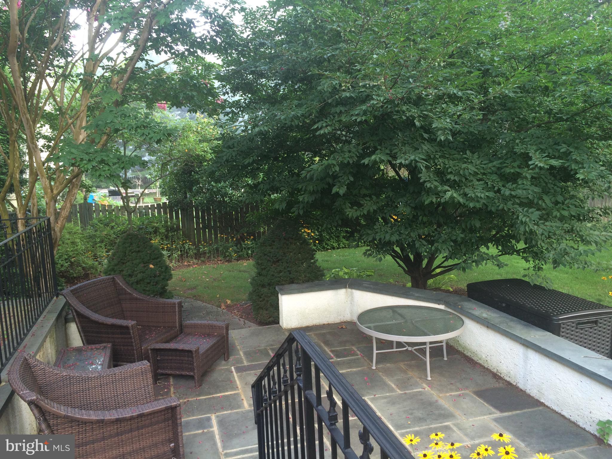 WELLESLEY HUNT - Residential