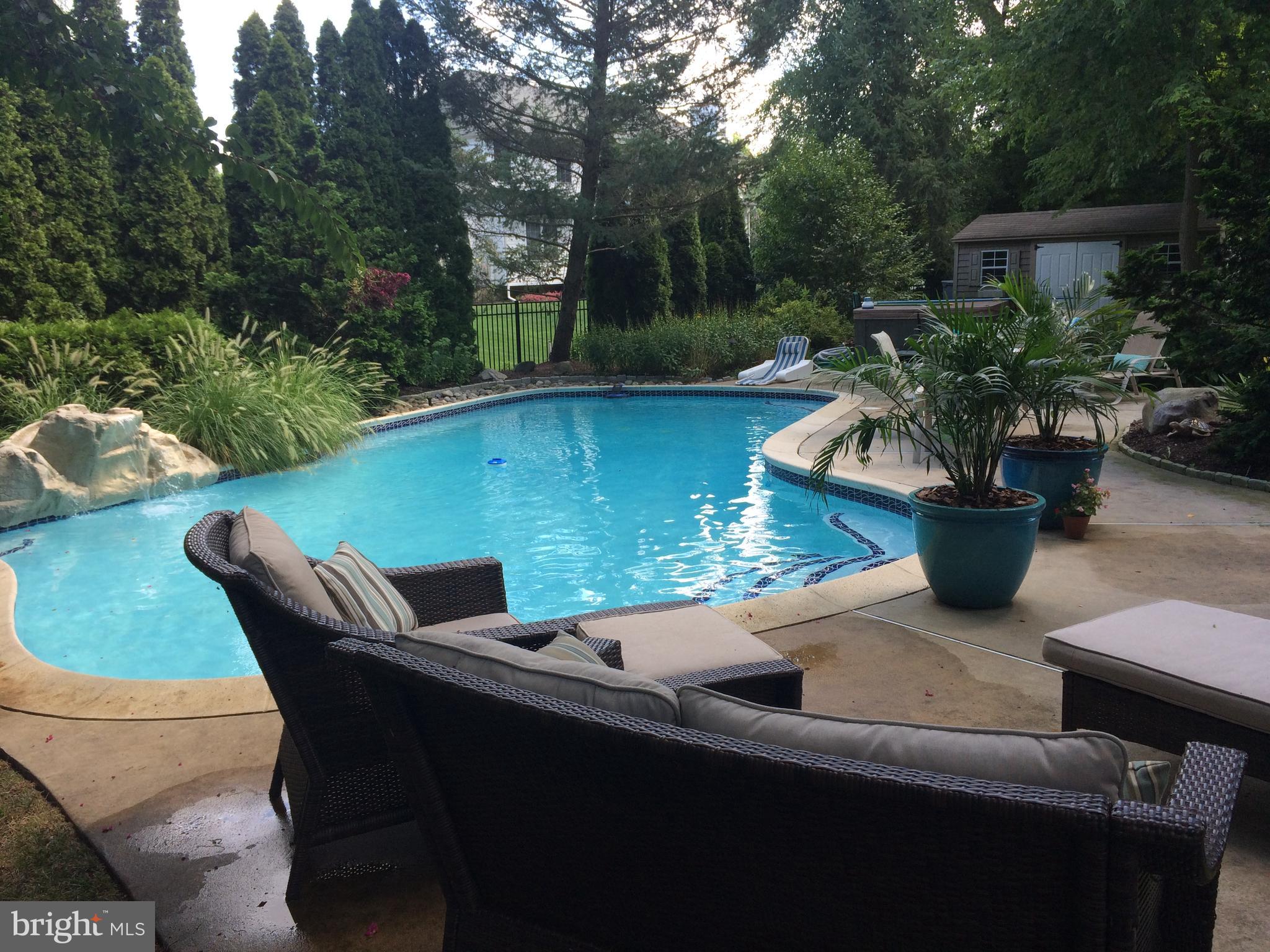 WELLESLEY HUNT - Residential