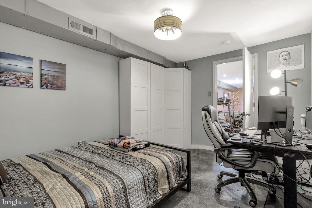 GRADUATE HOSPITAL - Residential Lease