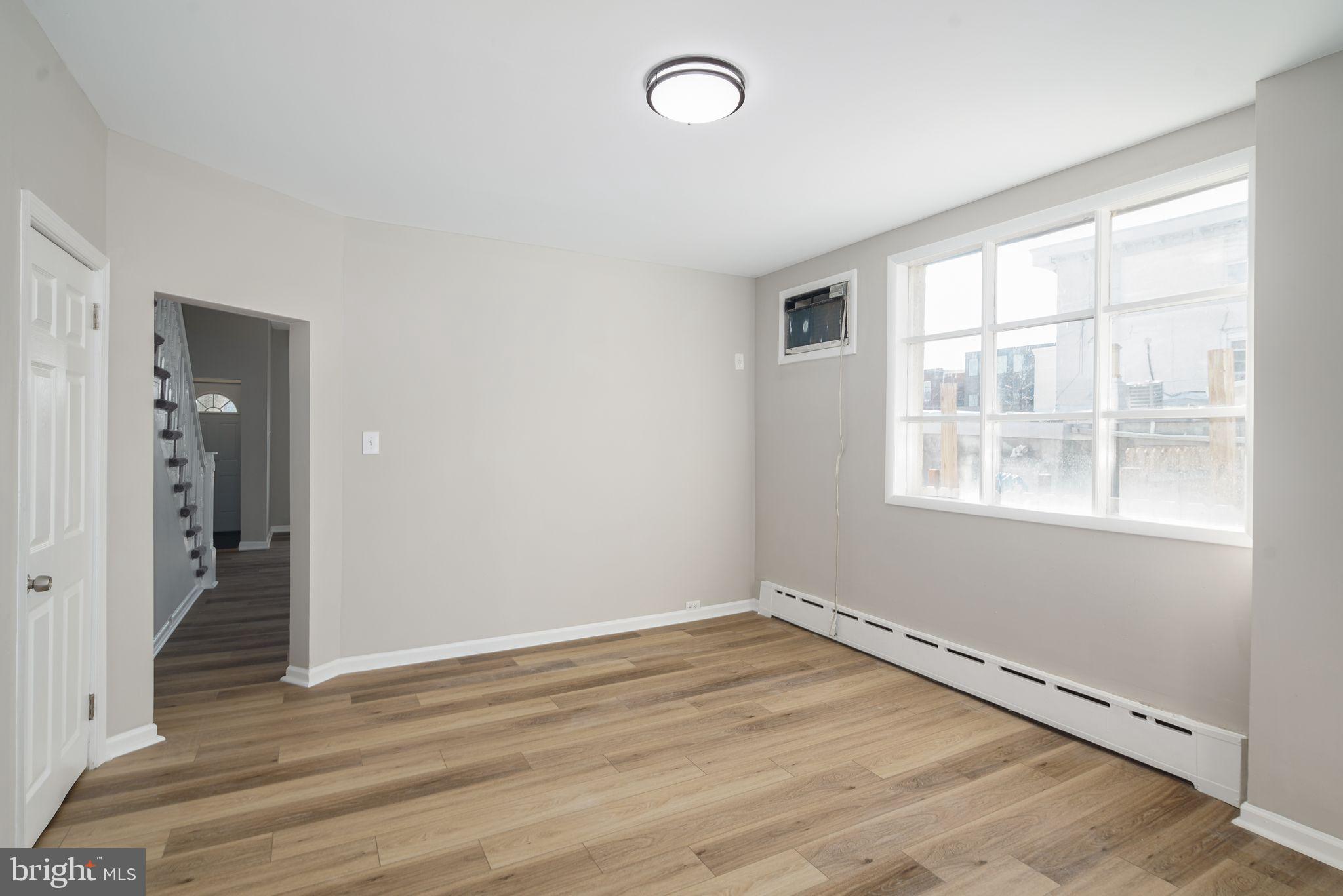 ROXBOROUGH - Residential