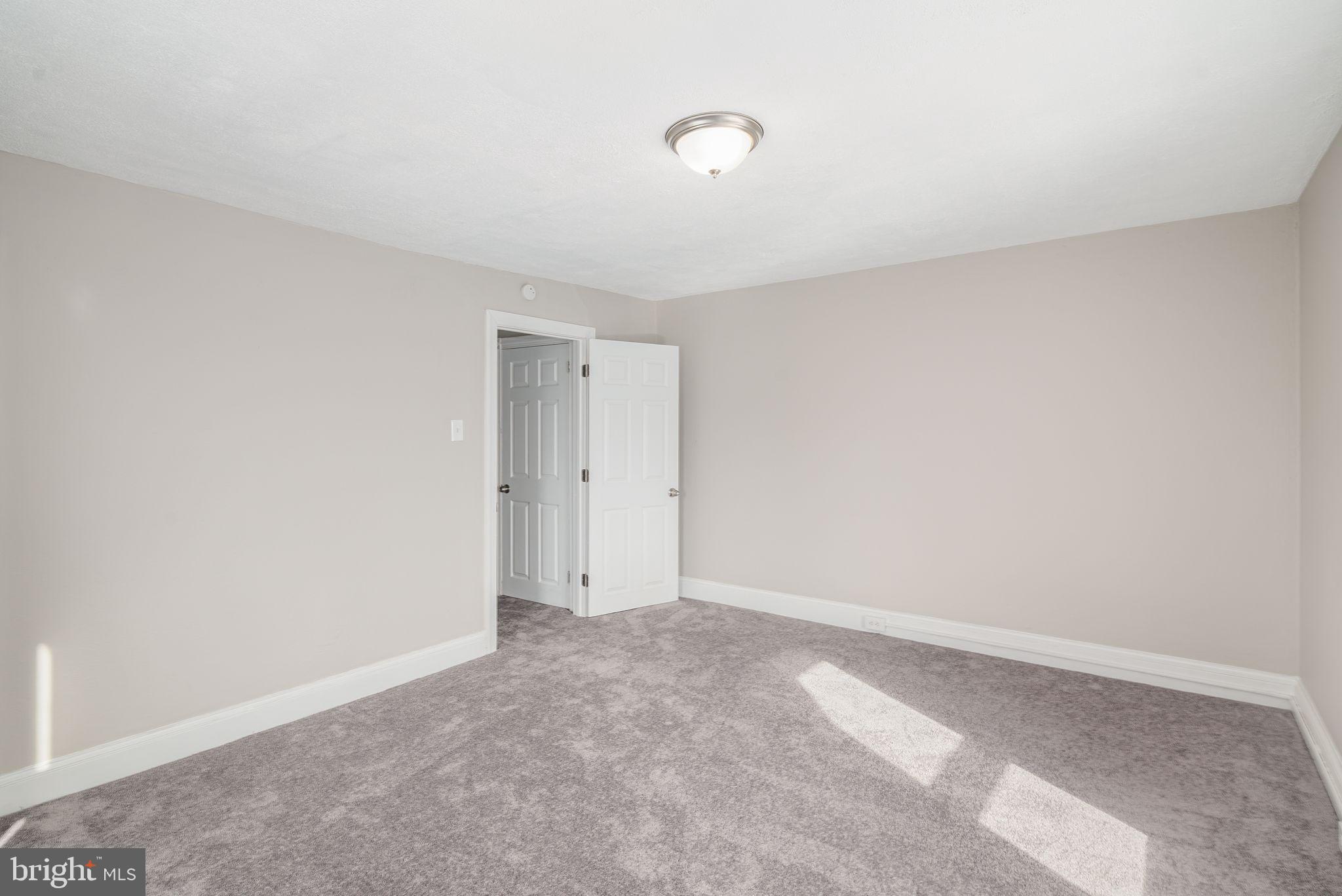 ROXBOROUGH - Residential