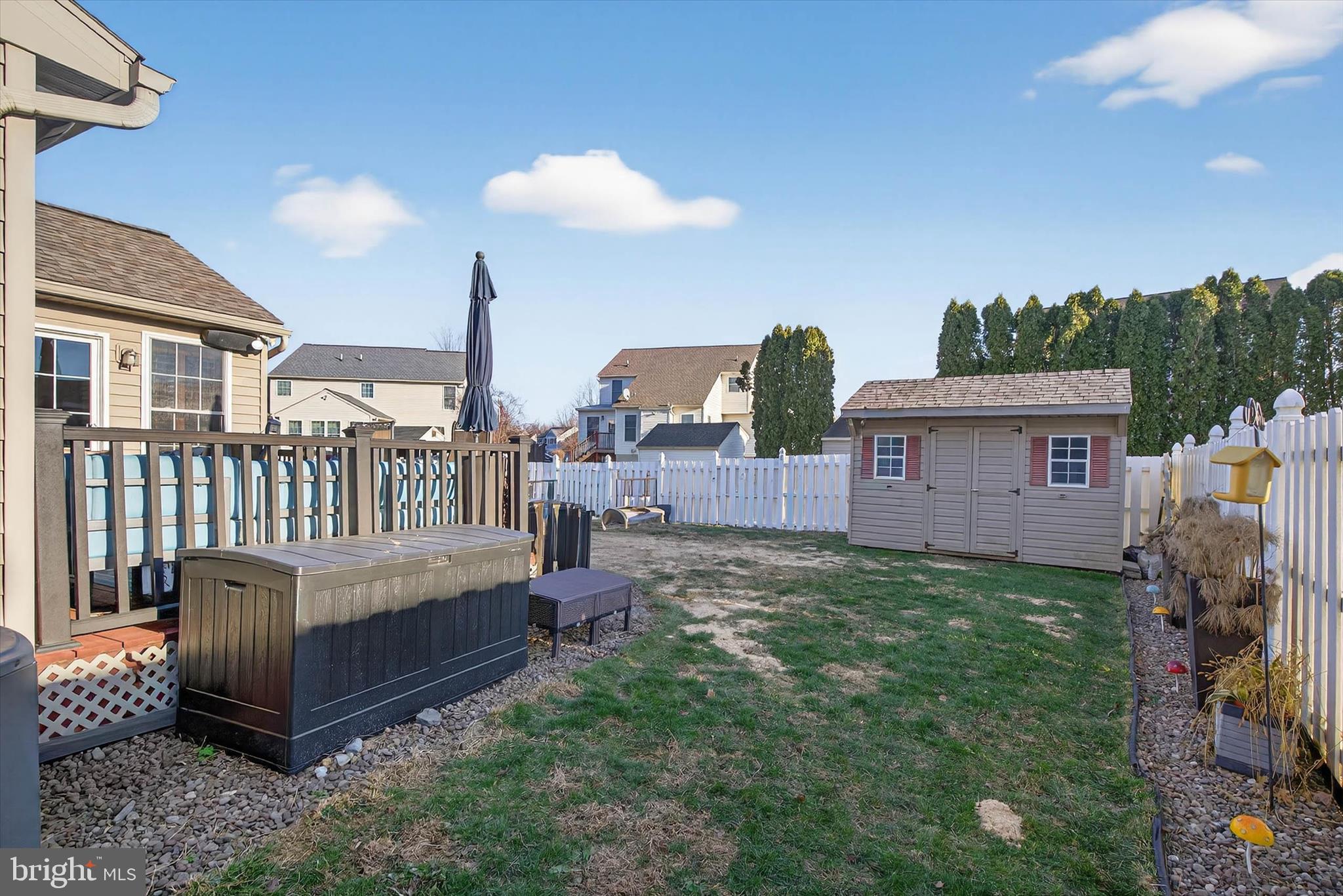 LINCOLNS MEADOW - Residential