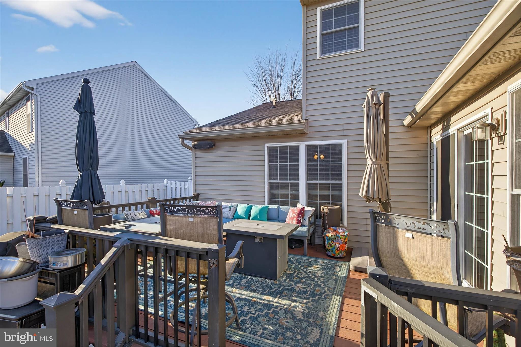 LINCOLNS MEADOW - Residential