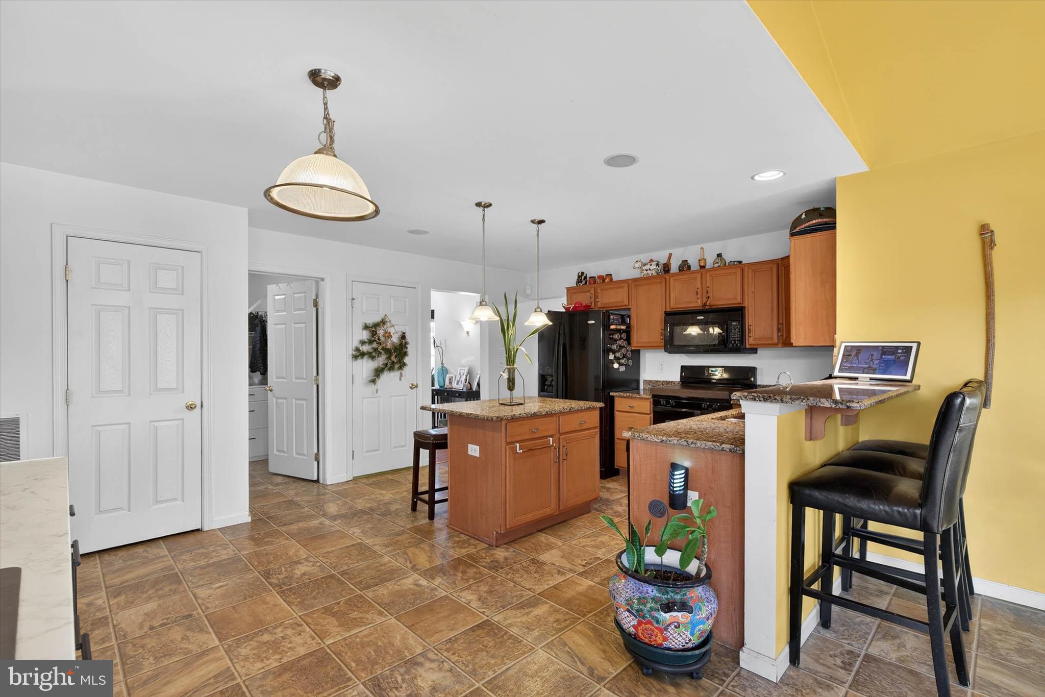 LINCOLNS MEADOW - Residential