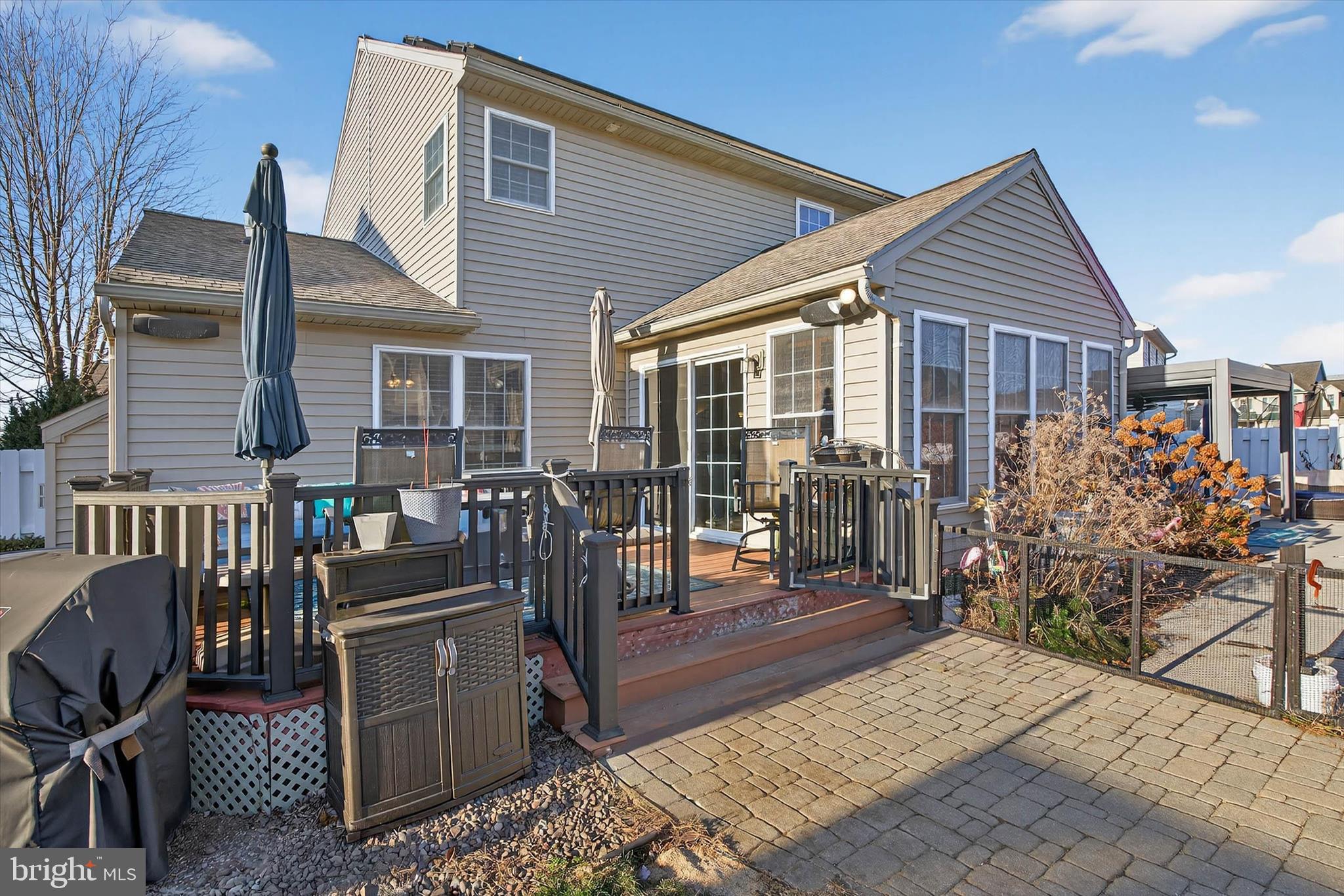 LINCOLNS MEADOW - Residential