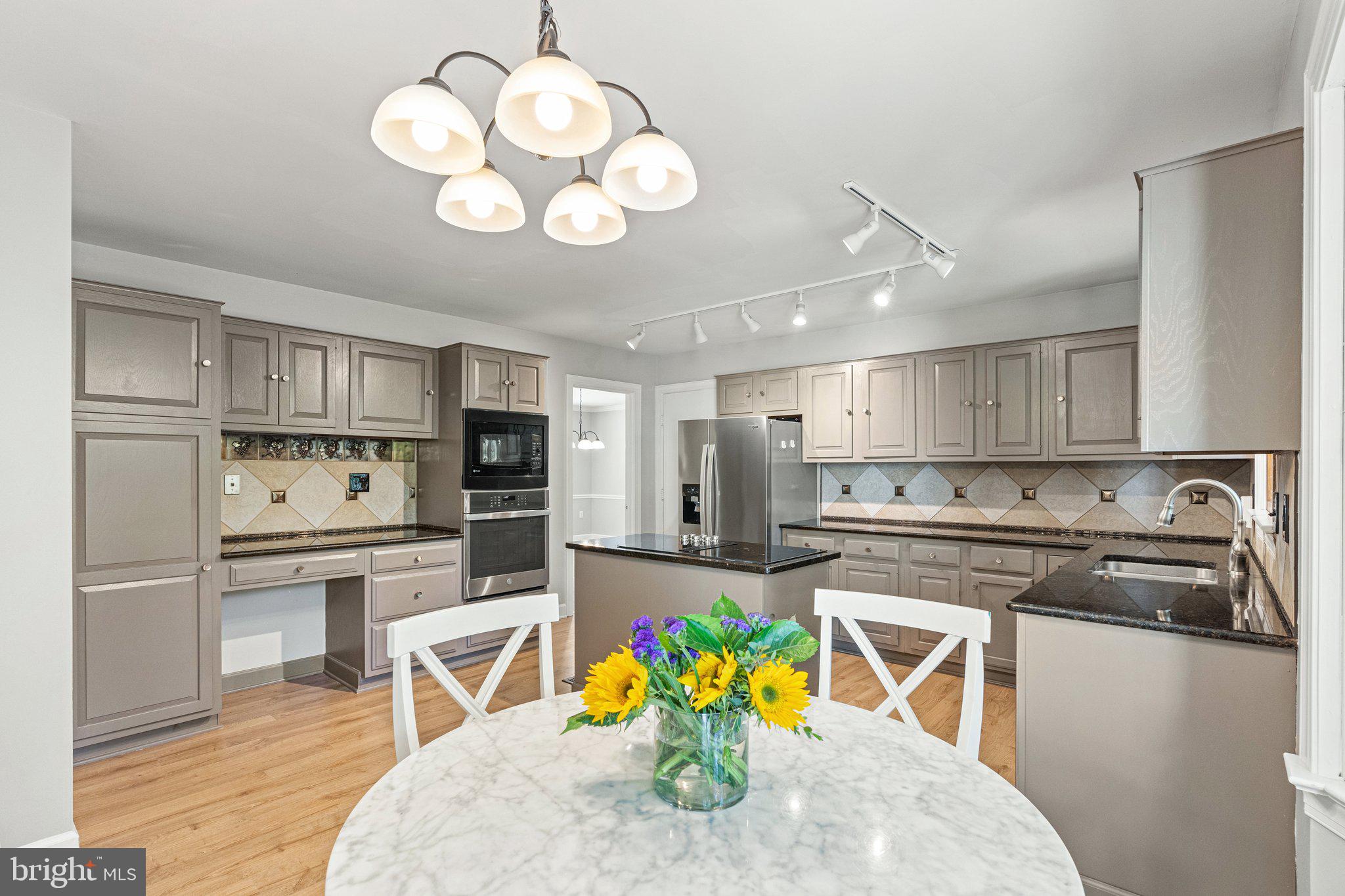 LINCOLN ACRES - Residential