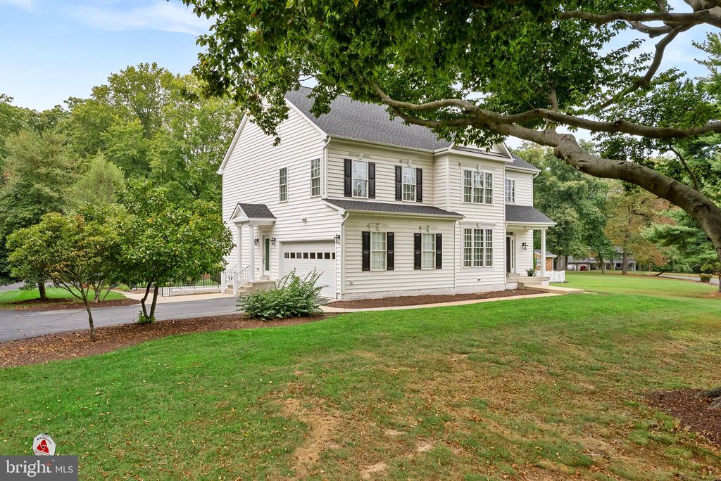 Photo of 10 Crouch Street, STERLING, VA 20165 (MLS # VALO2108384)
