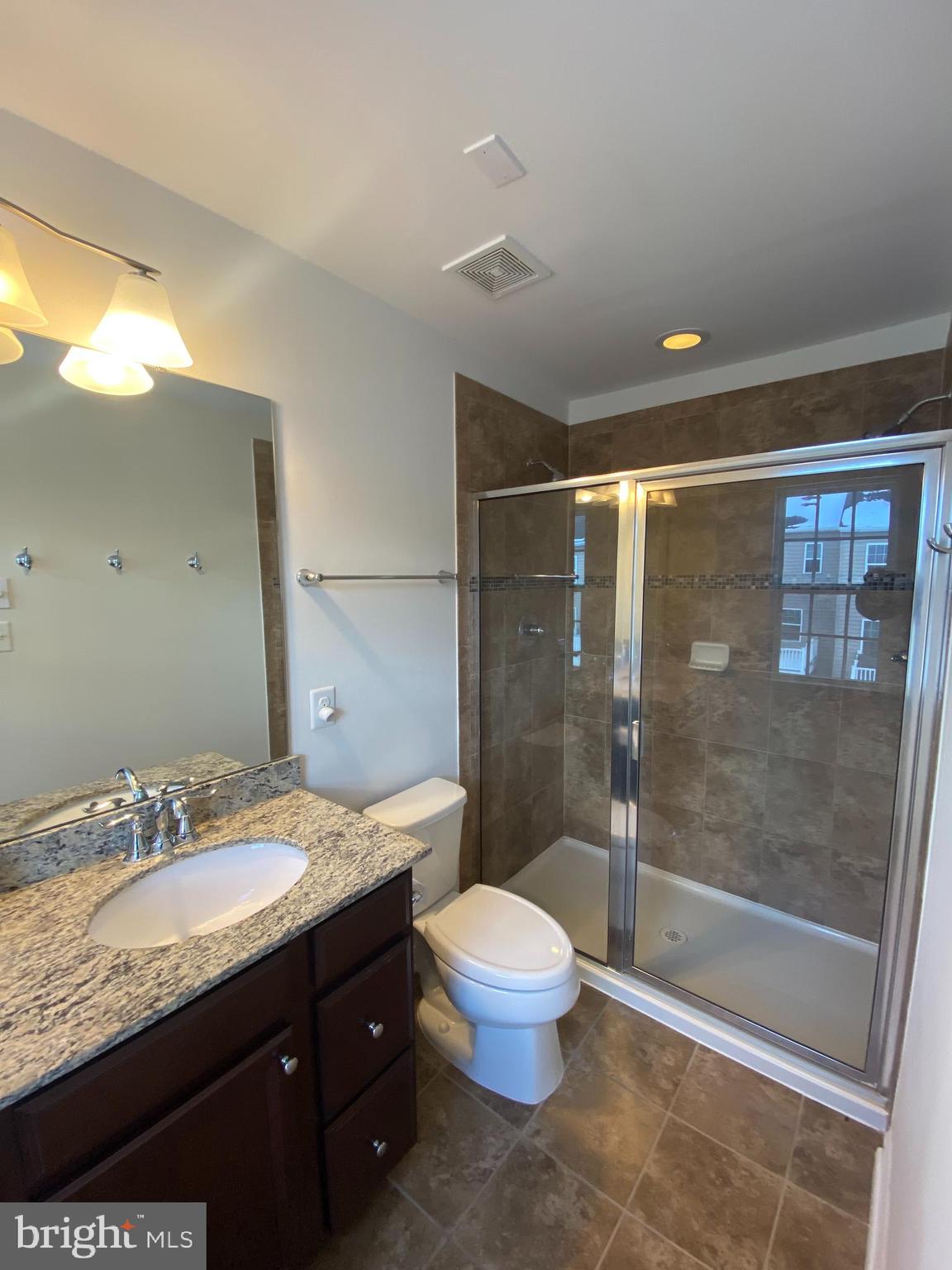 LAKE FREDERICK - Residential Lease