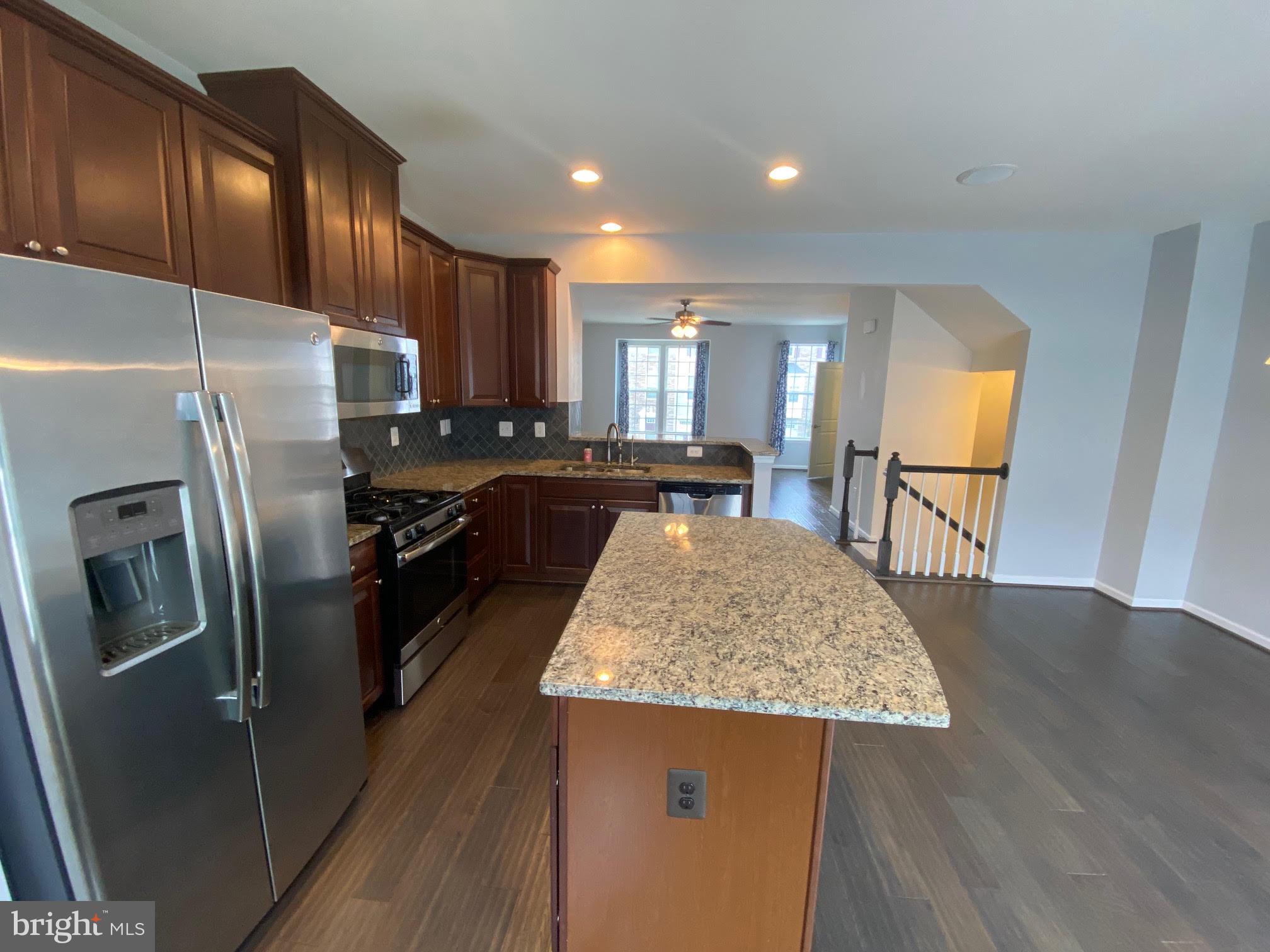 LAKE FREDERICK - Residential Lease