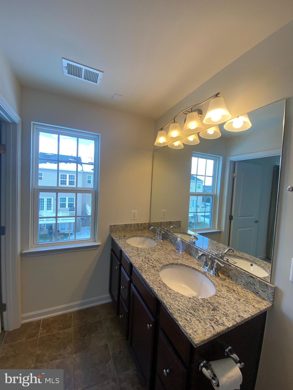 LAKE FREDERICK - Residential Lease