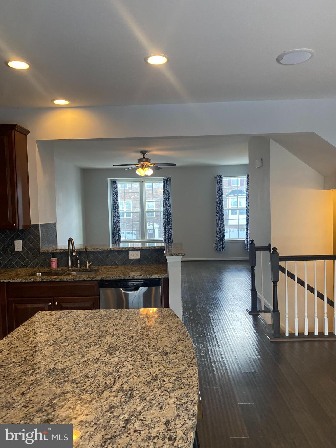 LAKE FREDERICK - Residential Lease