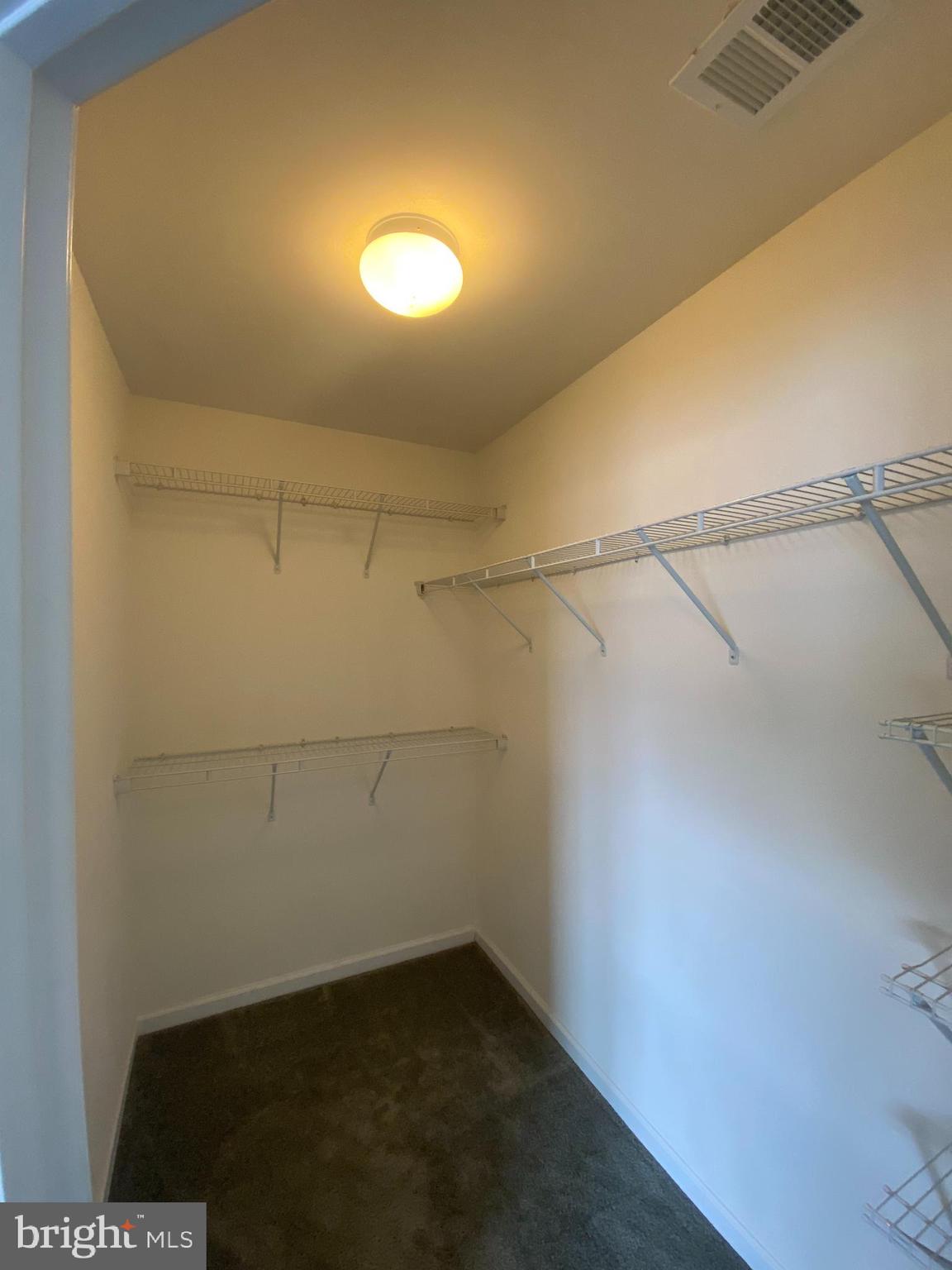 LAKE FREDERICK - Residential Lease