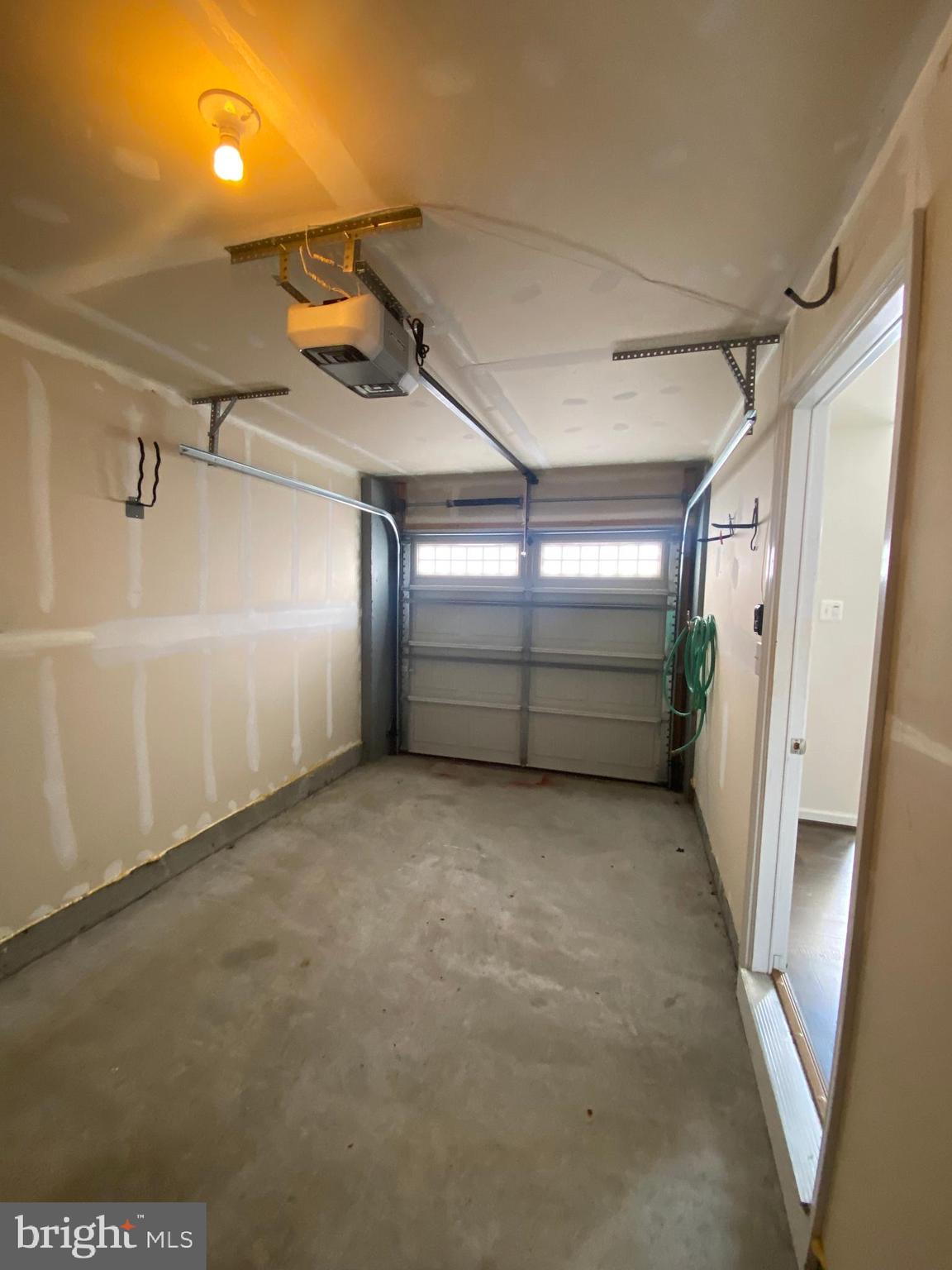 LAKE FREDERICK - Residential Lease