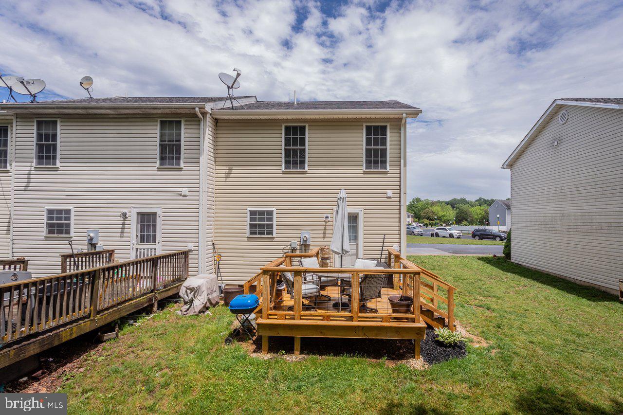MADISON VILLAGE - Residential
