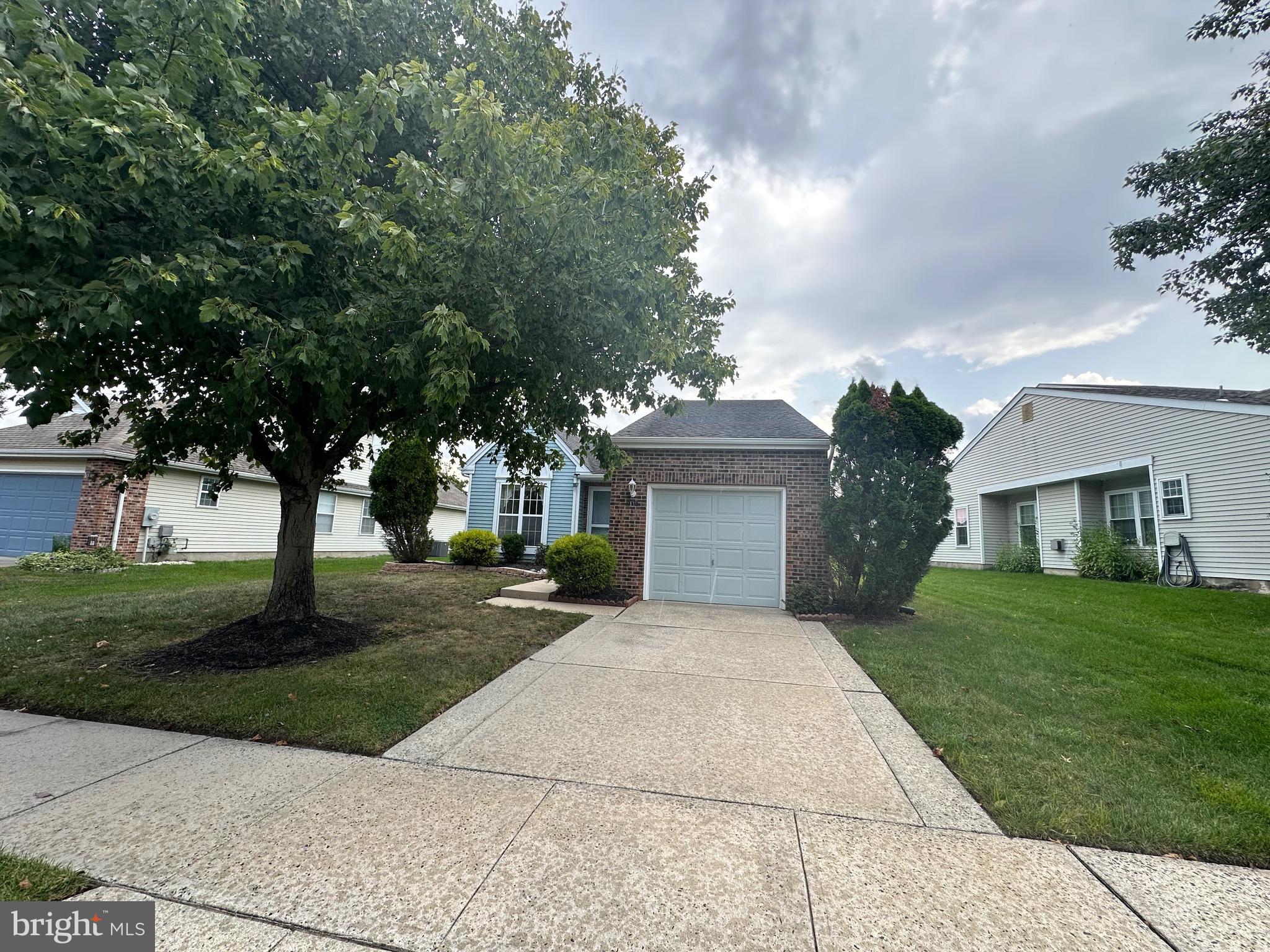 212 DOGWOOD DRIVE