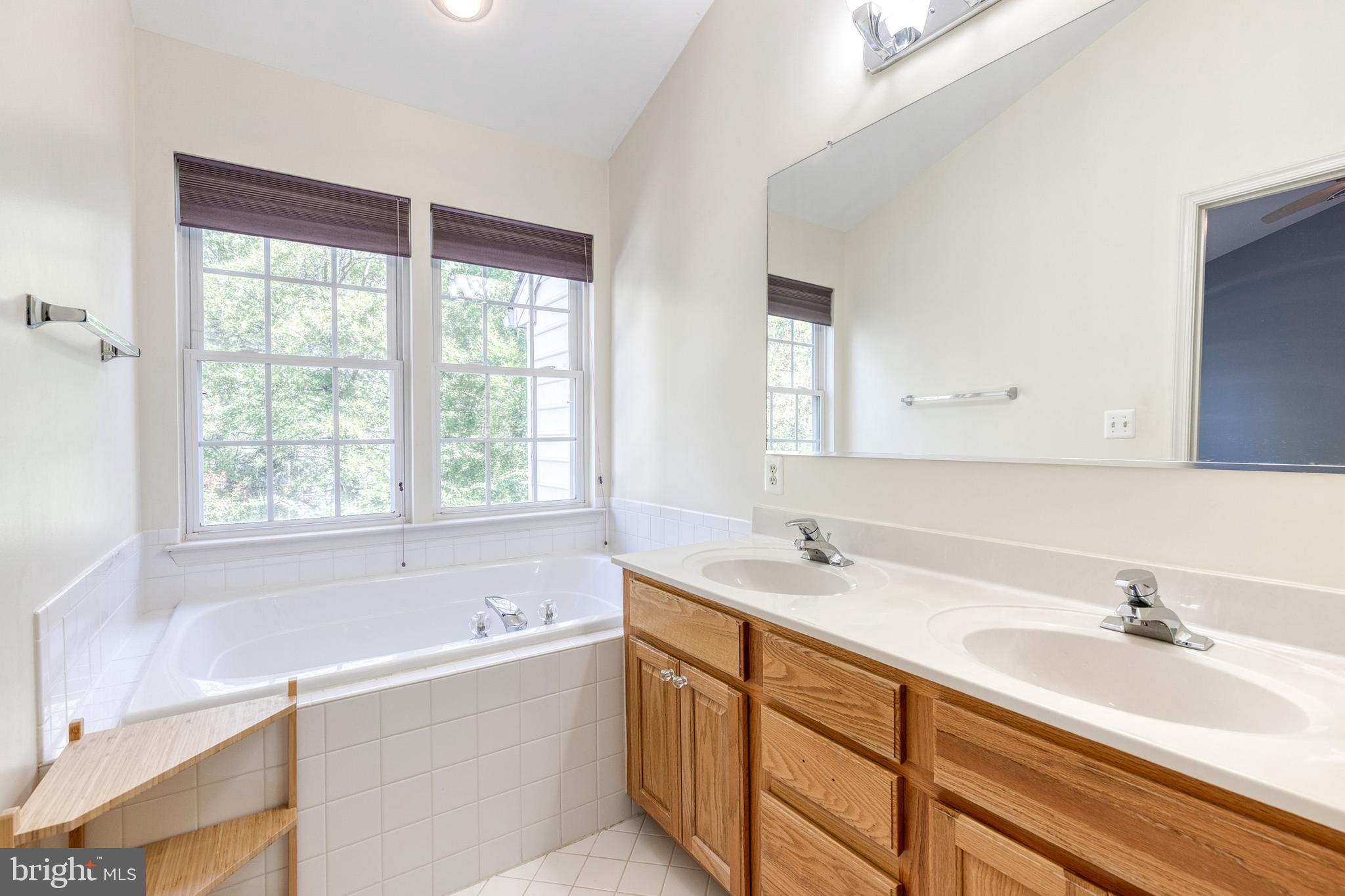 CROFTON MANOR - Residential