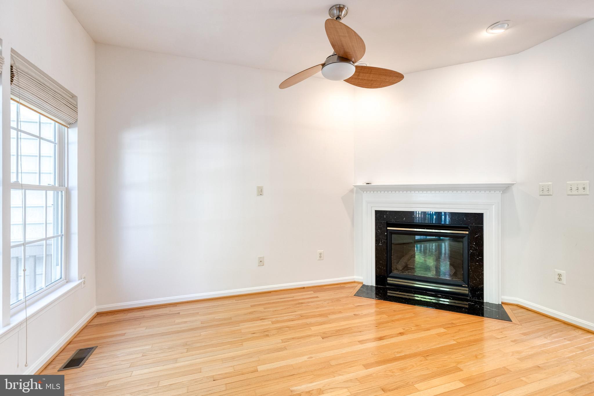 CROFTON MANOR - Residential