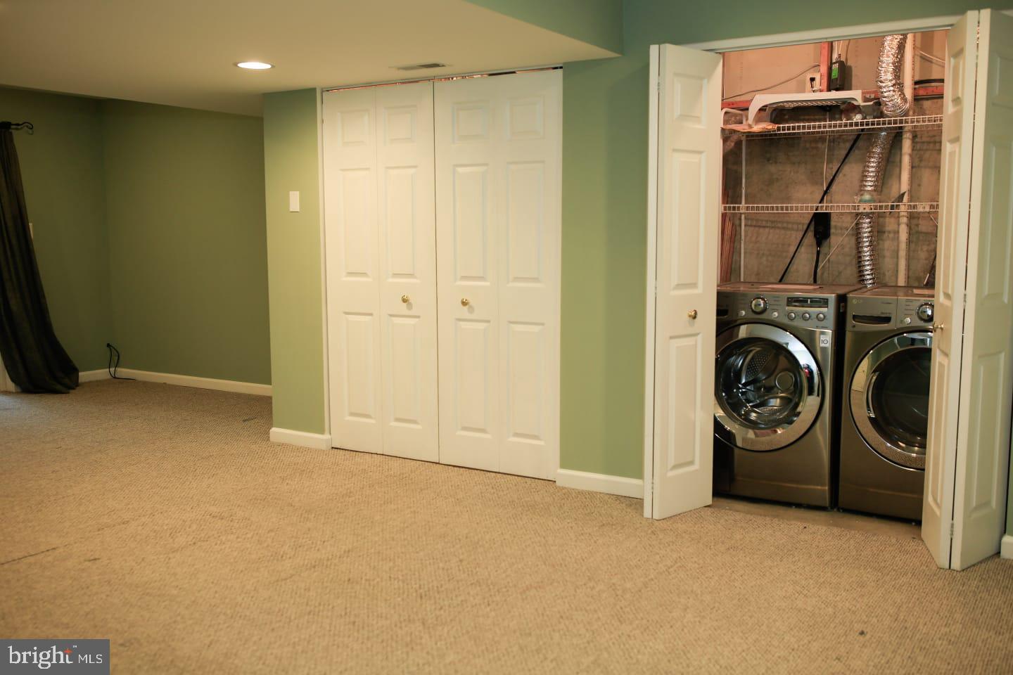 PINEY RIDGE VILLAGE - Residential Lease