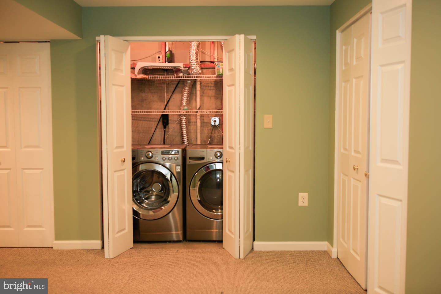 PINEY RIDGE VILLAGE - Residential Lease