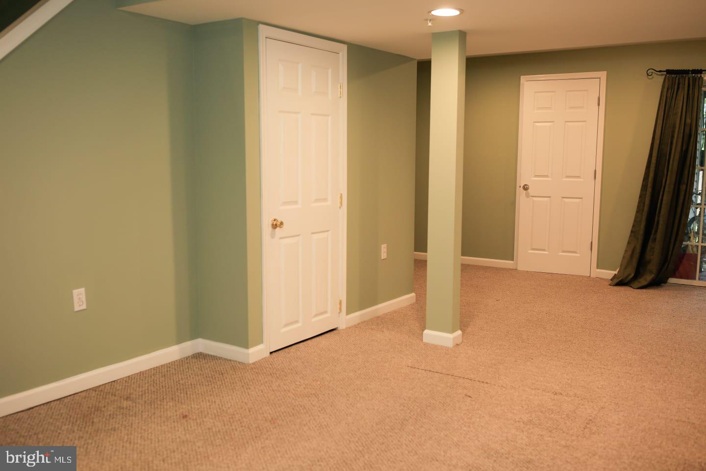 PINEY RIDGE VILLAGE - Residential Lease