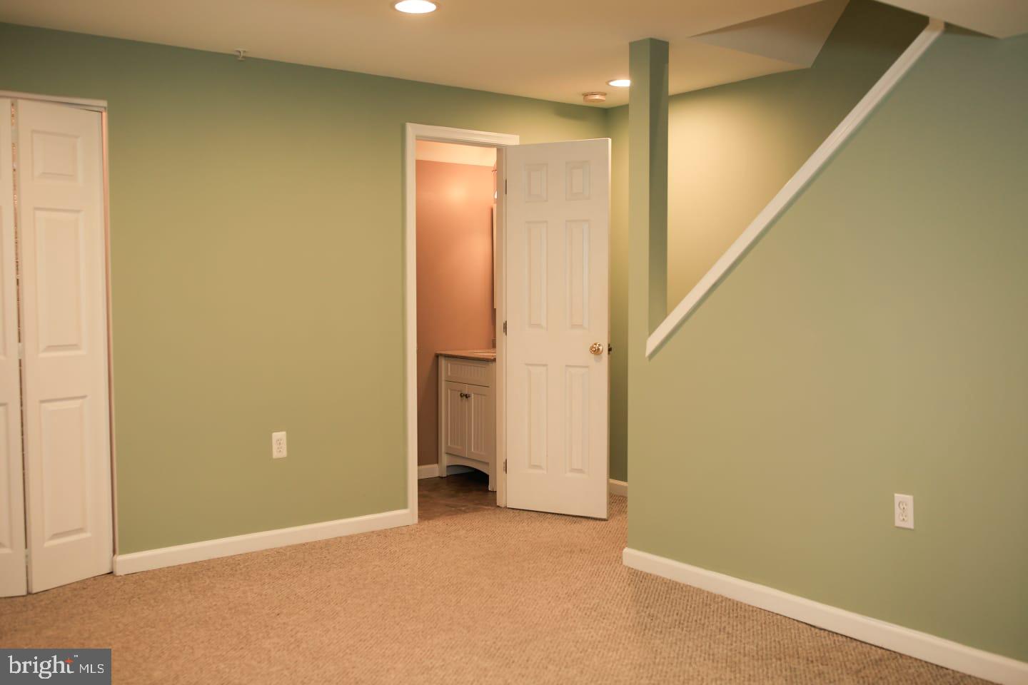 PINEY RIDGE VILLAGE - Residential Lease