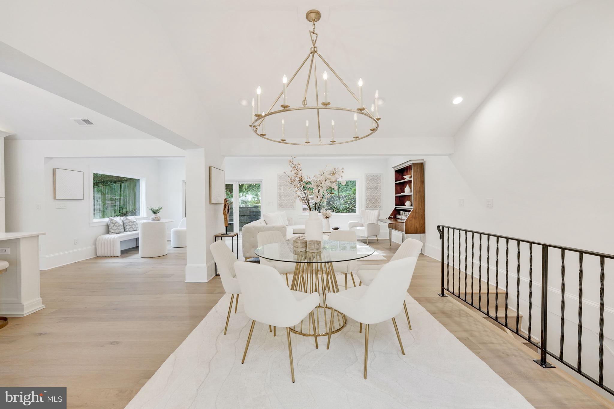 GOLF CLUB MANOR - Residential