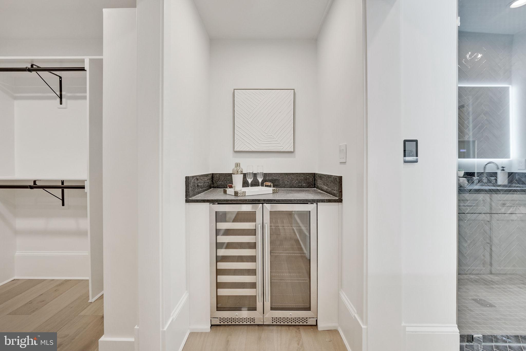 GOLF CLUB MANOR - Residential