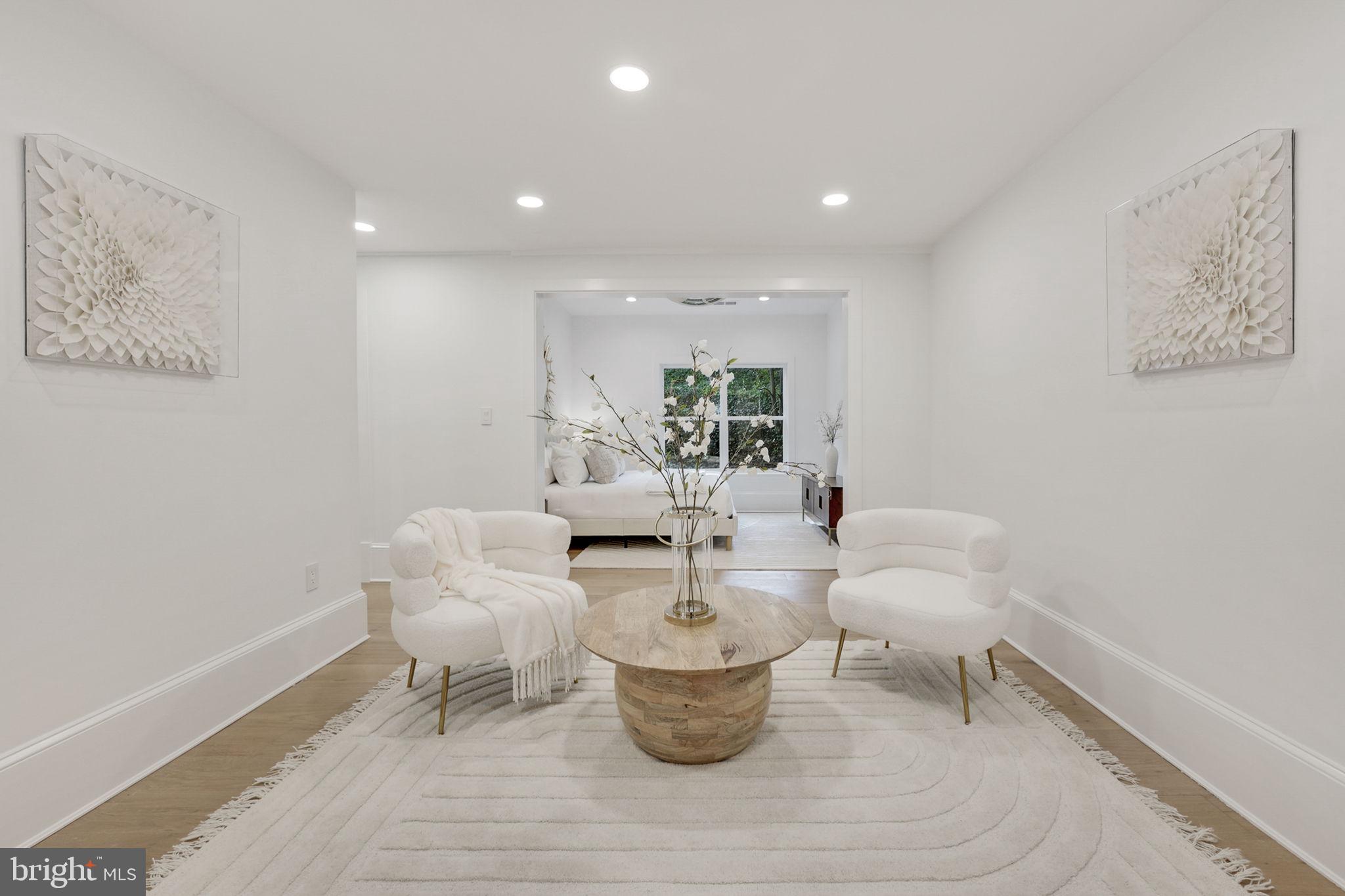 GOLF CLUB MANOR - Residential