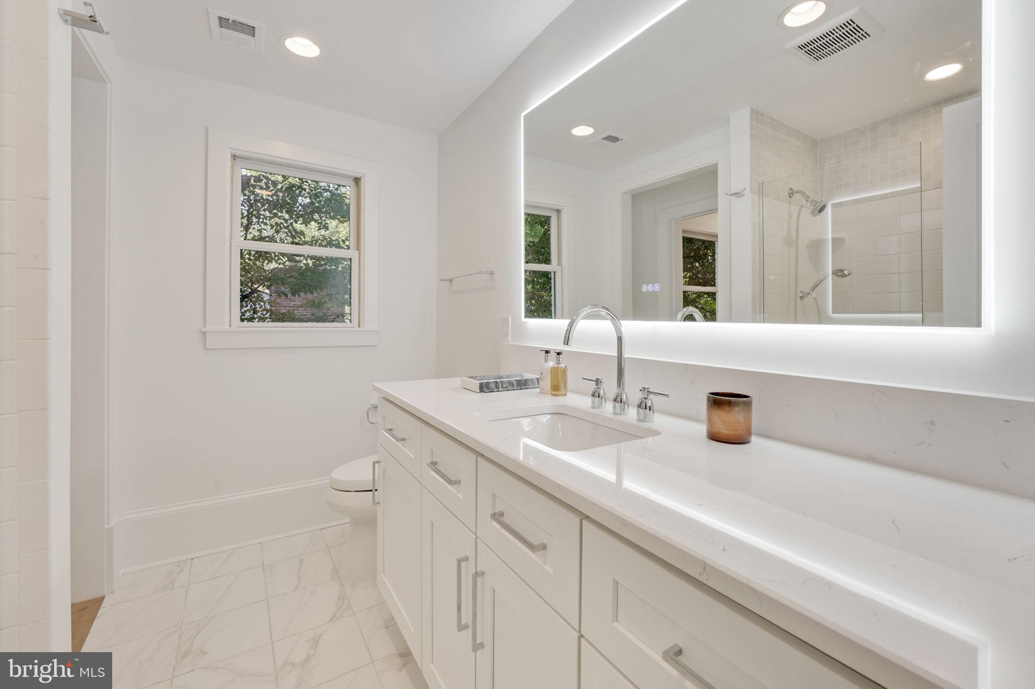 GOLF CLUB MANOR - Residential