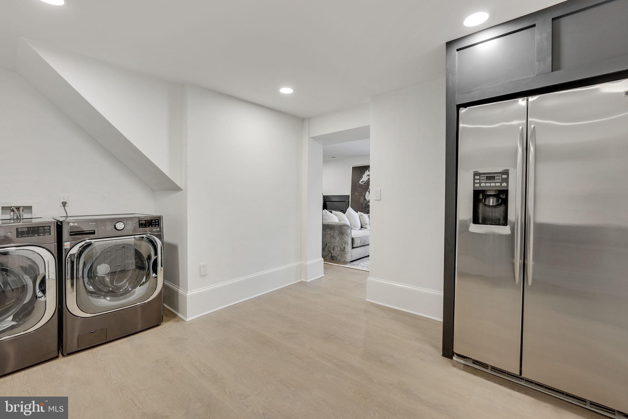 GOLF CLUB MANOR - Residential