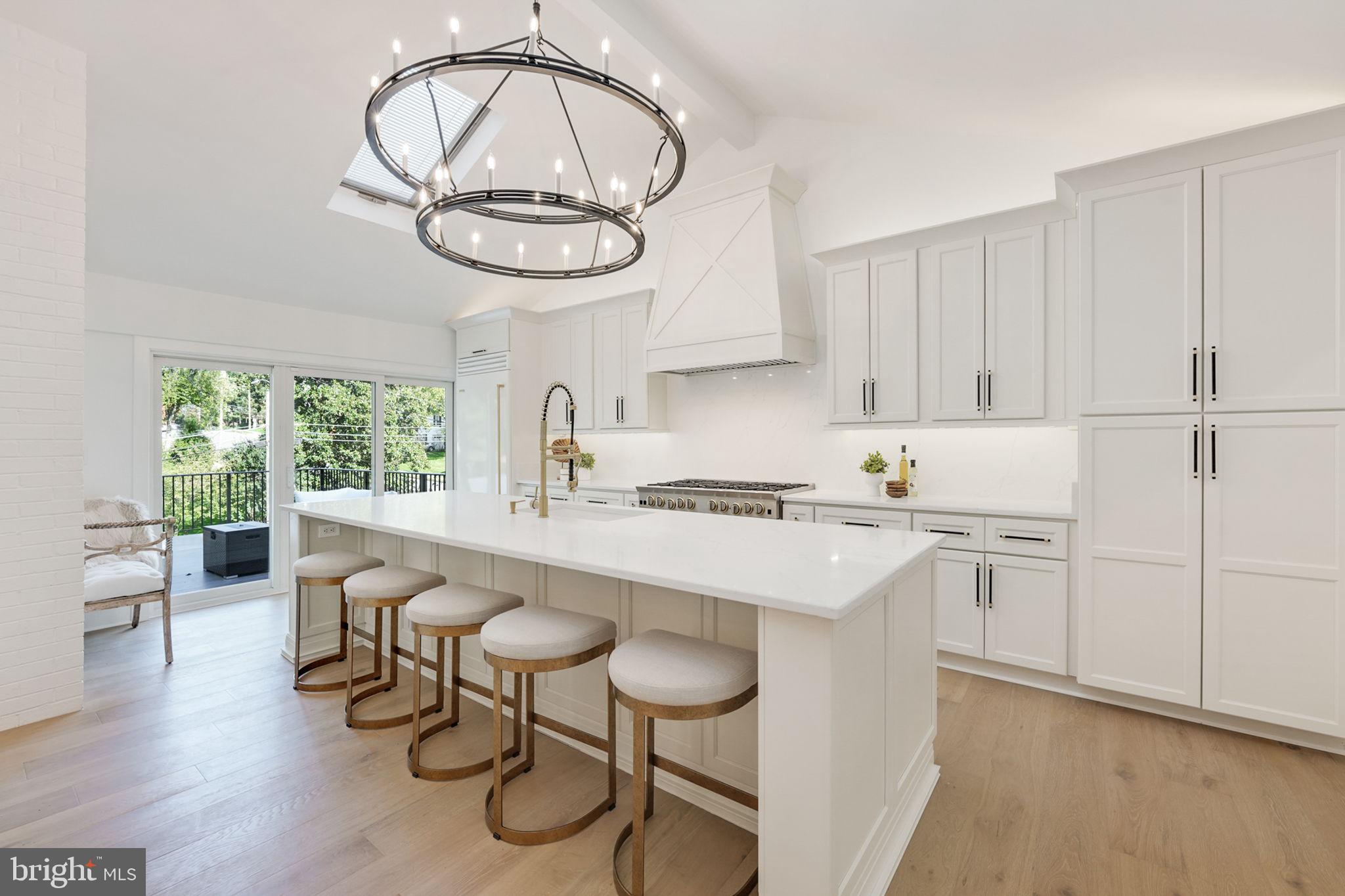 GOLF CLUB MANOR - Residential