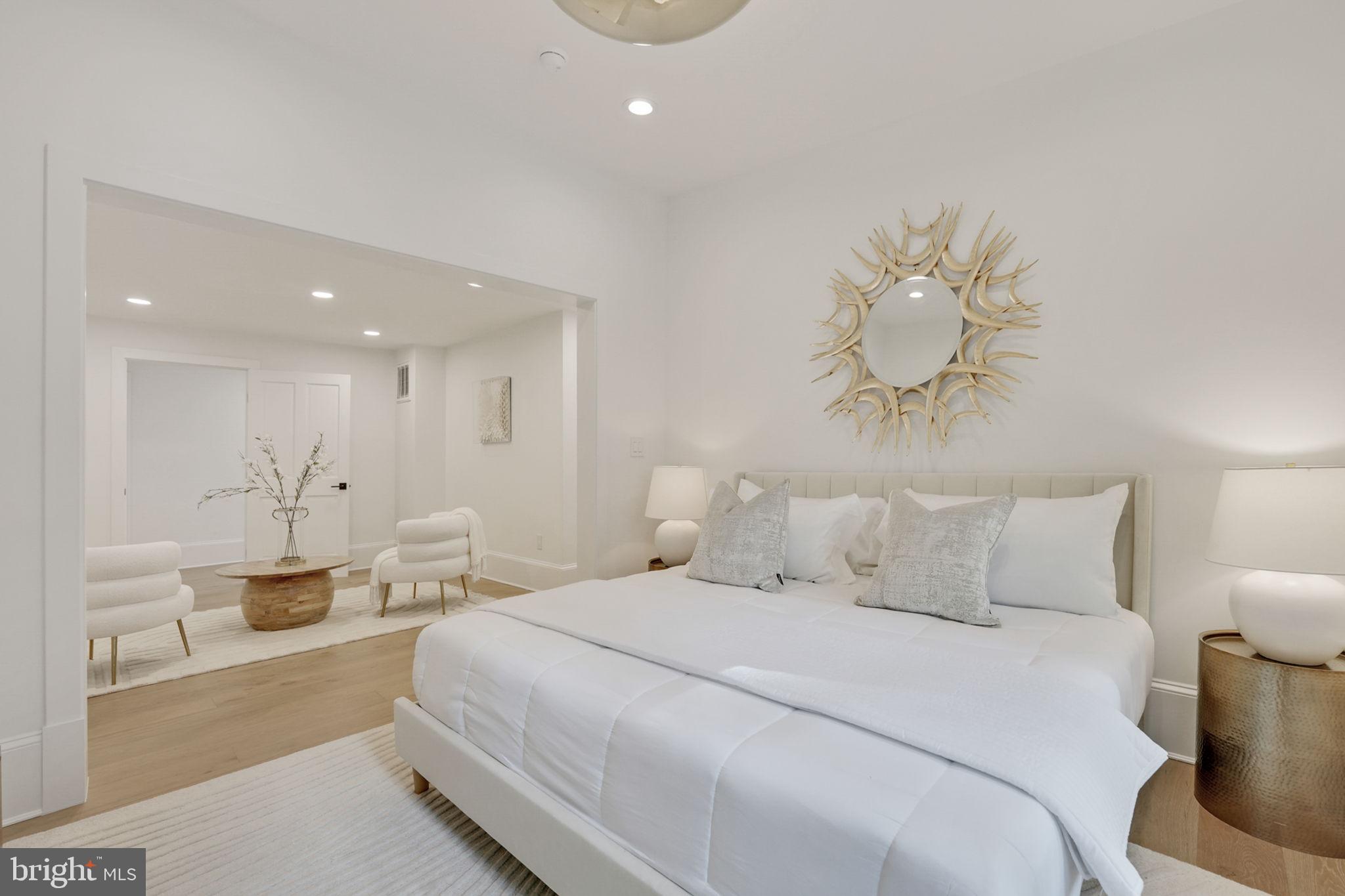 GOLF CLUB MANOR - Residential