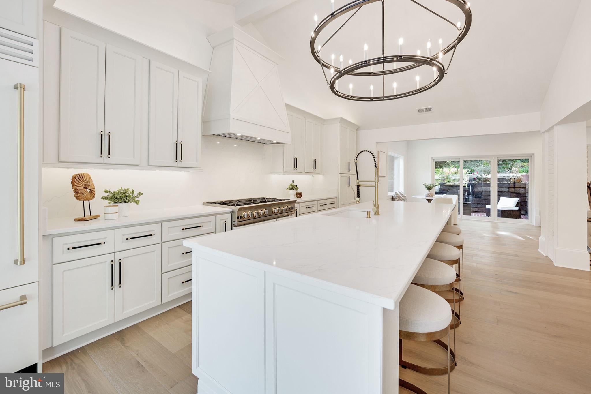 GOLF CLUB MANOR - Residential