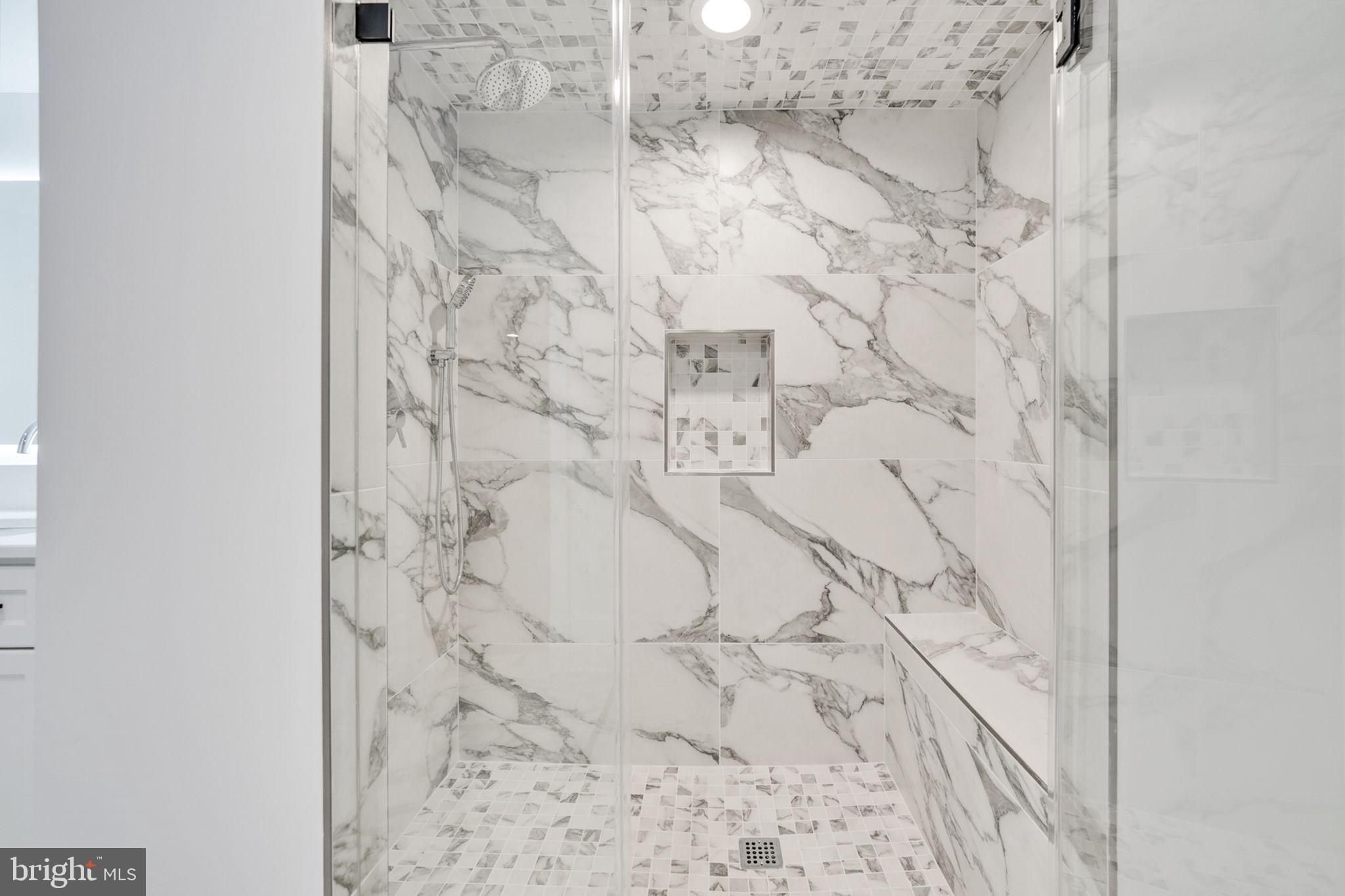 GOLF CLUB MANOR - Residential